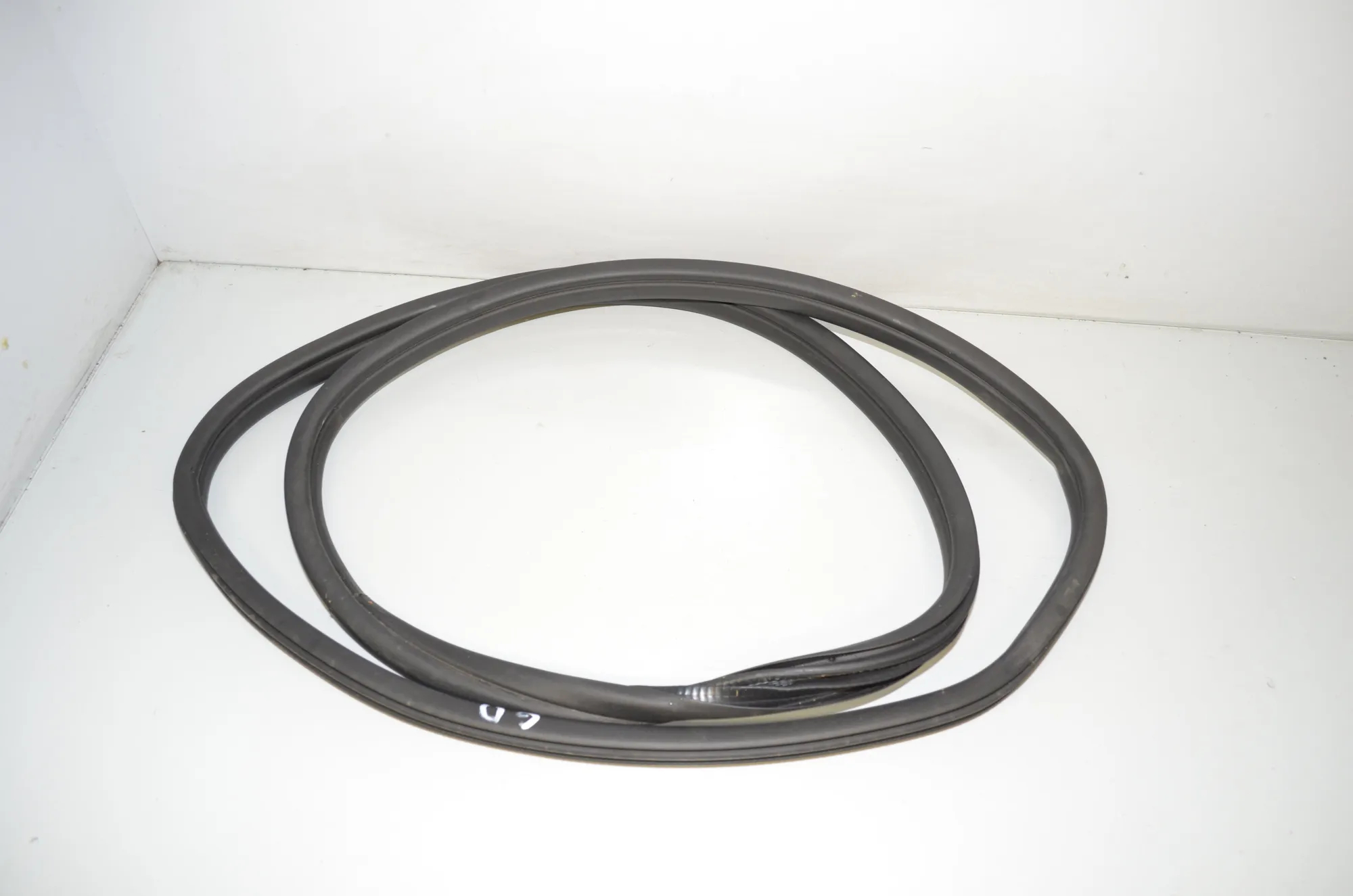 Rear Right Door Seal Rubber – OEM 9880689 · BMW 1 (F40) (2019 - -) (F40)118d 2020 – 2