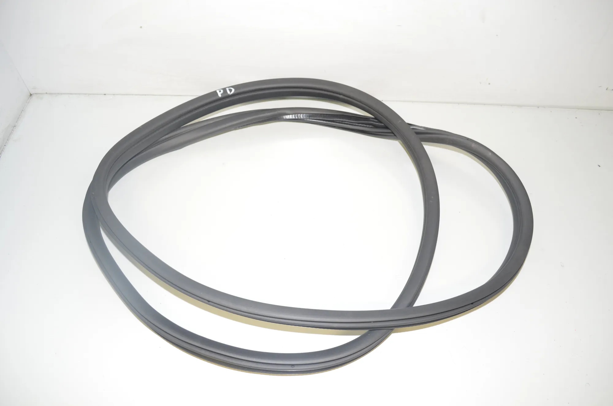Front Right Door Seal Rubber – OEM 9880688 · BMW 1 (F40) (2019 - -) (F40)118d 2020
