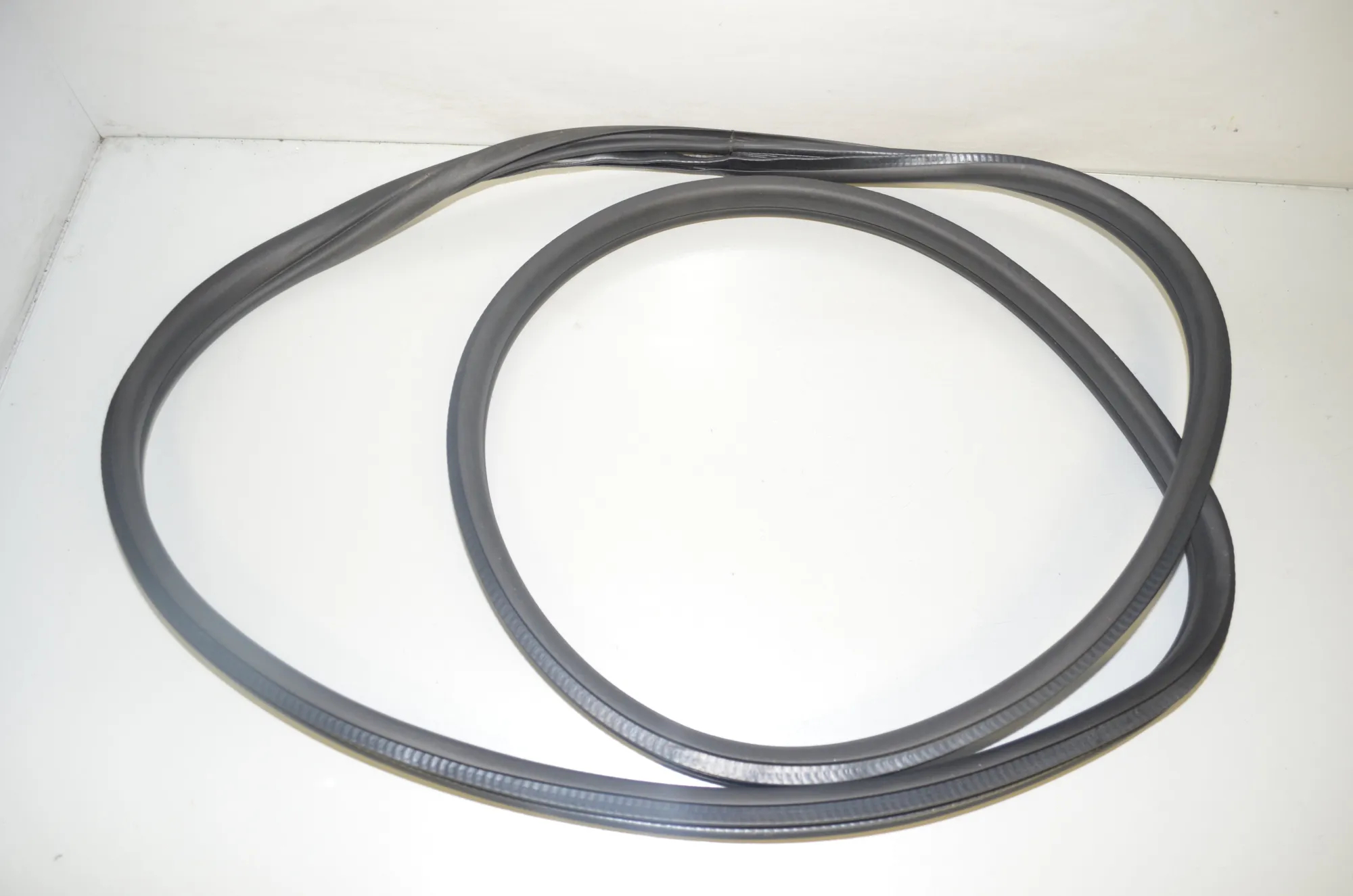 Front Right Door Seal Rubber – OEM 9880688 · BMW 1 (F40) (2019 - -) (F40)118d 2020 – 3