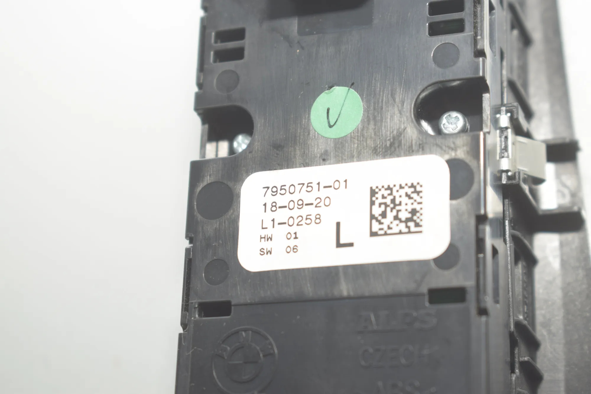 Front Left Door Window Switch – OEM 7950751 · BMW 1 (F40) (2019 - -) (F40)118d 2020 – 6