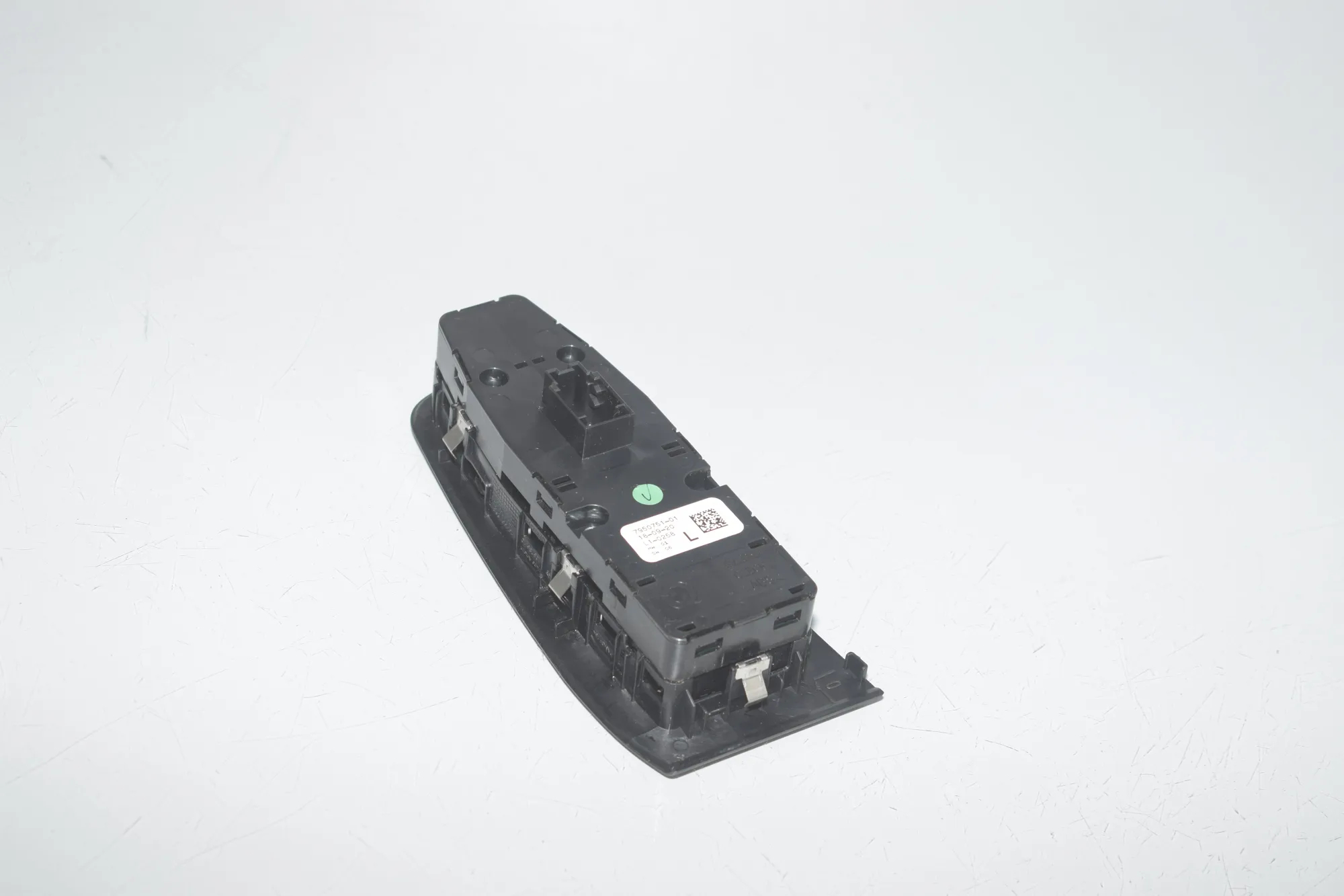 Front Left Door Window Switch – OEM 7950751 · BMW 1 (F40) (2019 - -) (F40)118d 2020 – 4