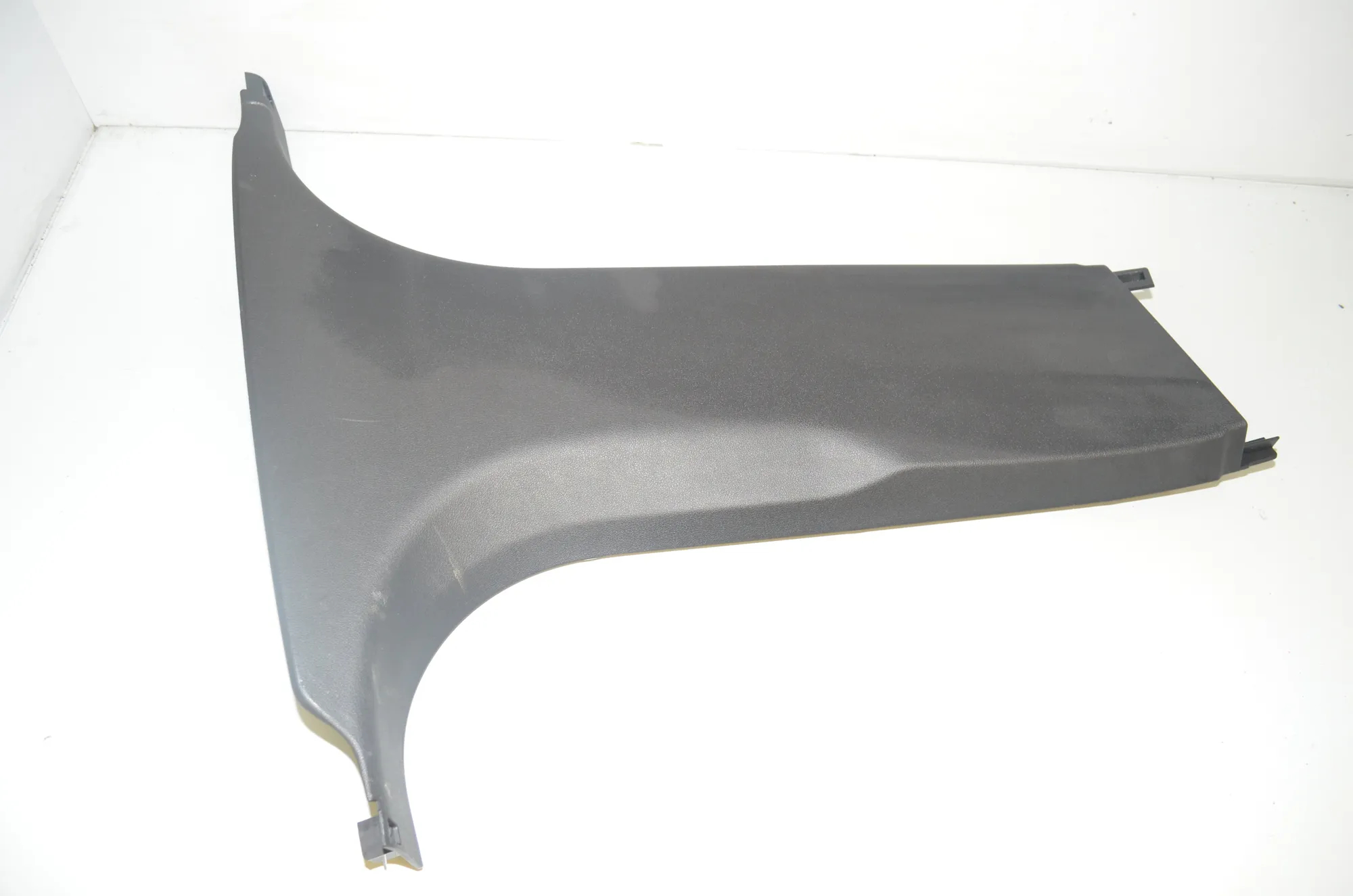 Right Side B Pillar Trim – OEM 7444940 · BMW 1 (F40) (2019 - -) (F40)118d 2020 – 2