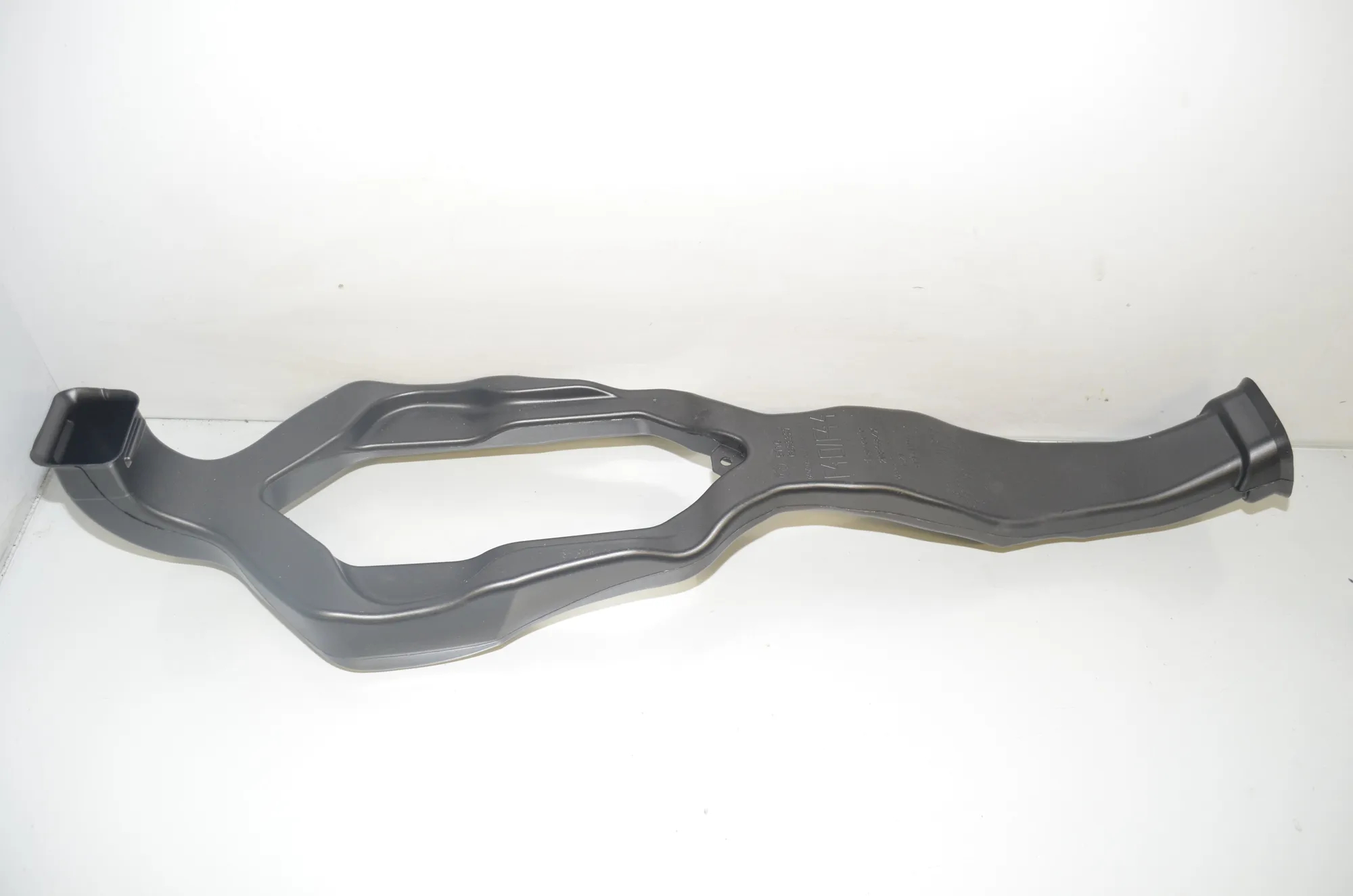 Interior Air Duct Channel – OEM 6823327 · BMW 1 (F40) (2019 - -) (F40)118d 2020