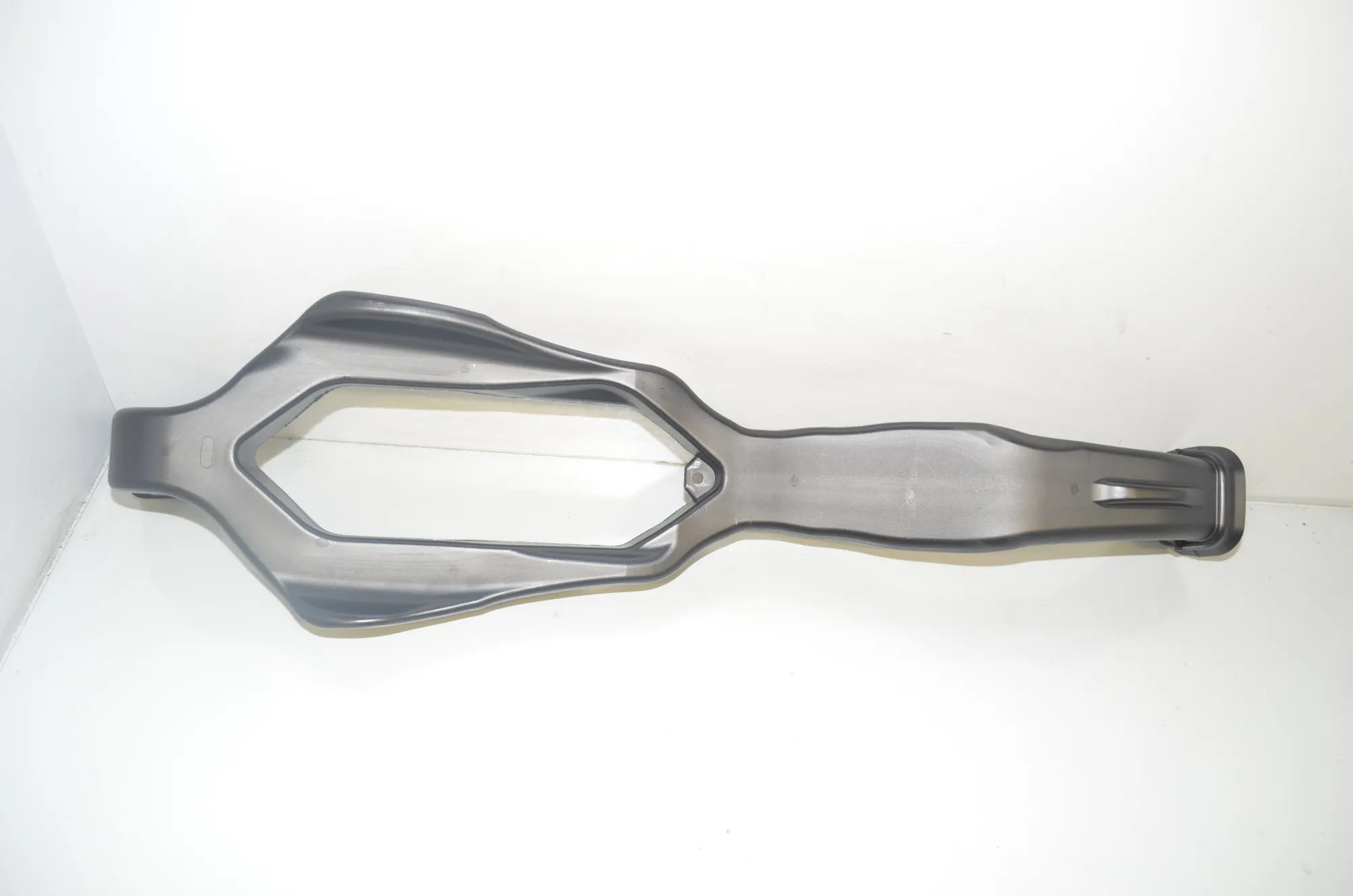 Interior Air Duct Channel – OEM 6823327 · BMW 1 (F40) (2019 - -) (F40)118d 2020 – 2