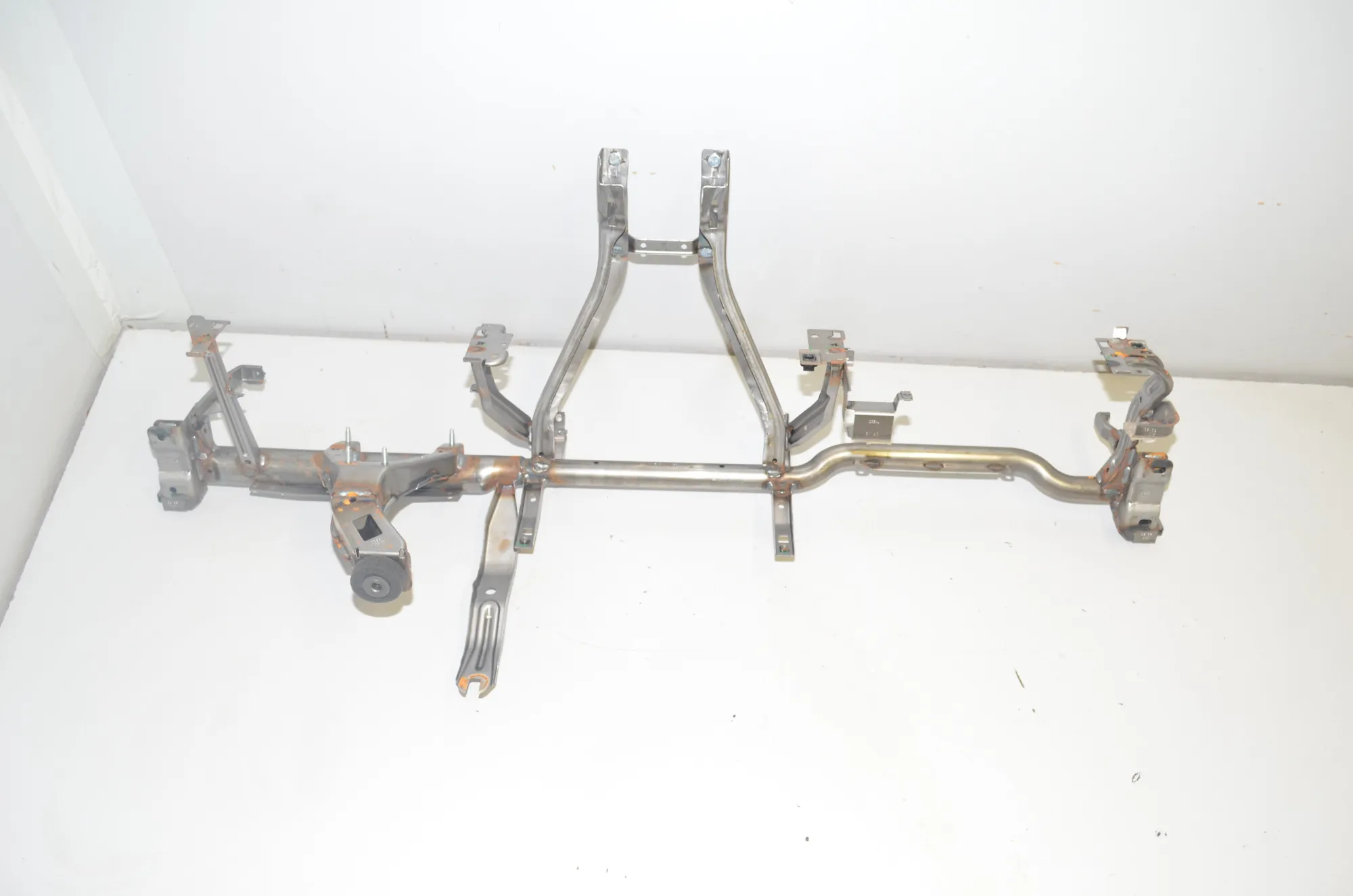 Dashboard Frame – OEM 6823064 · BMW 1 (F40) (2019 - -) (F40)118d 2020 – 3