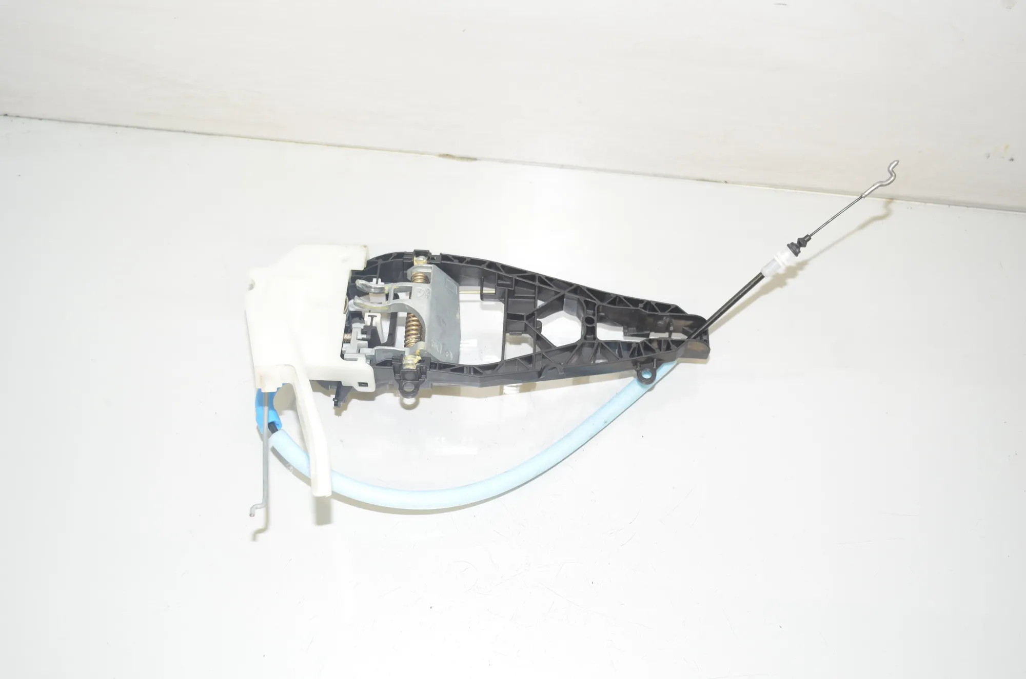Front Left Door Interior Handle Frame – OEM 7401209 · BMW X1 (F48) xDrive 20 i 2019 – 3