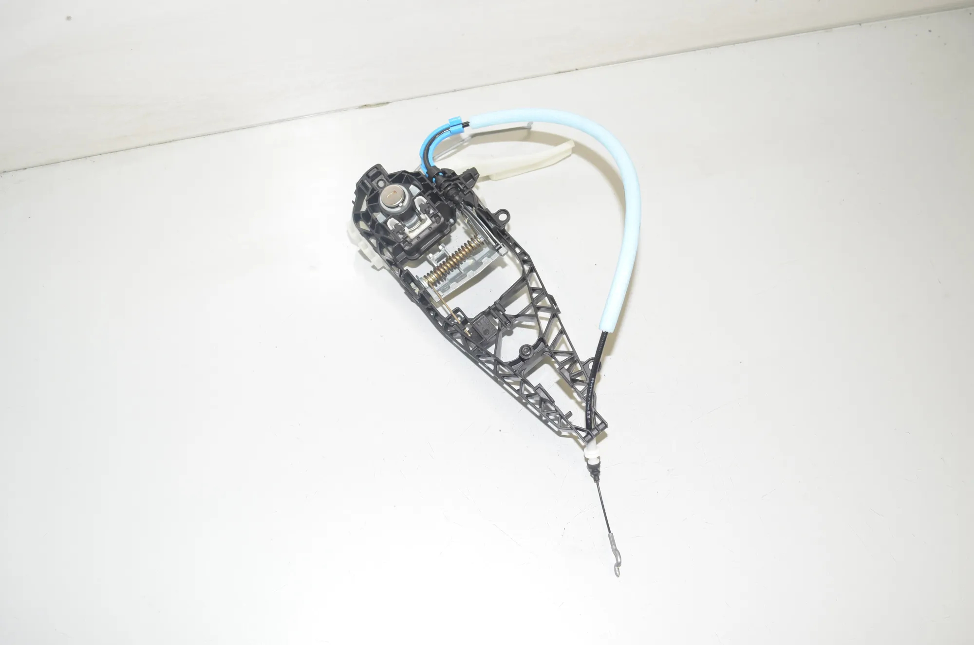 Front Left Door Interior Handle Frame – OEM 7401209 · BMW X1 (F48) xDrive 20 i 2019