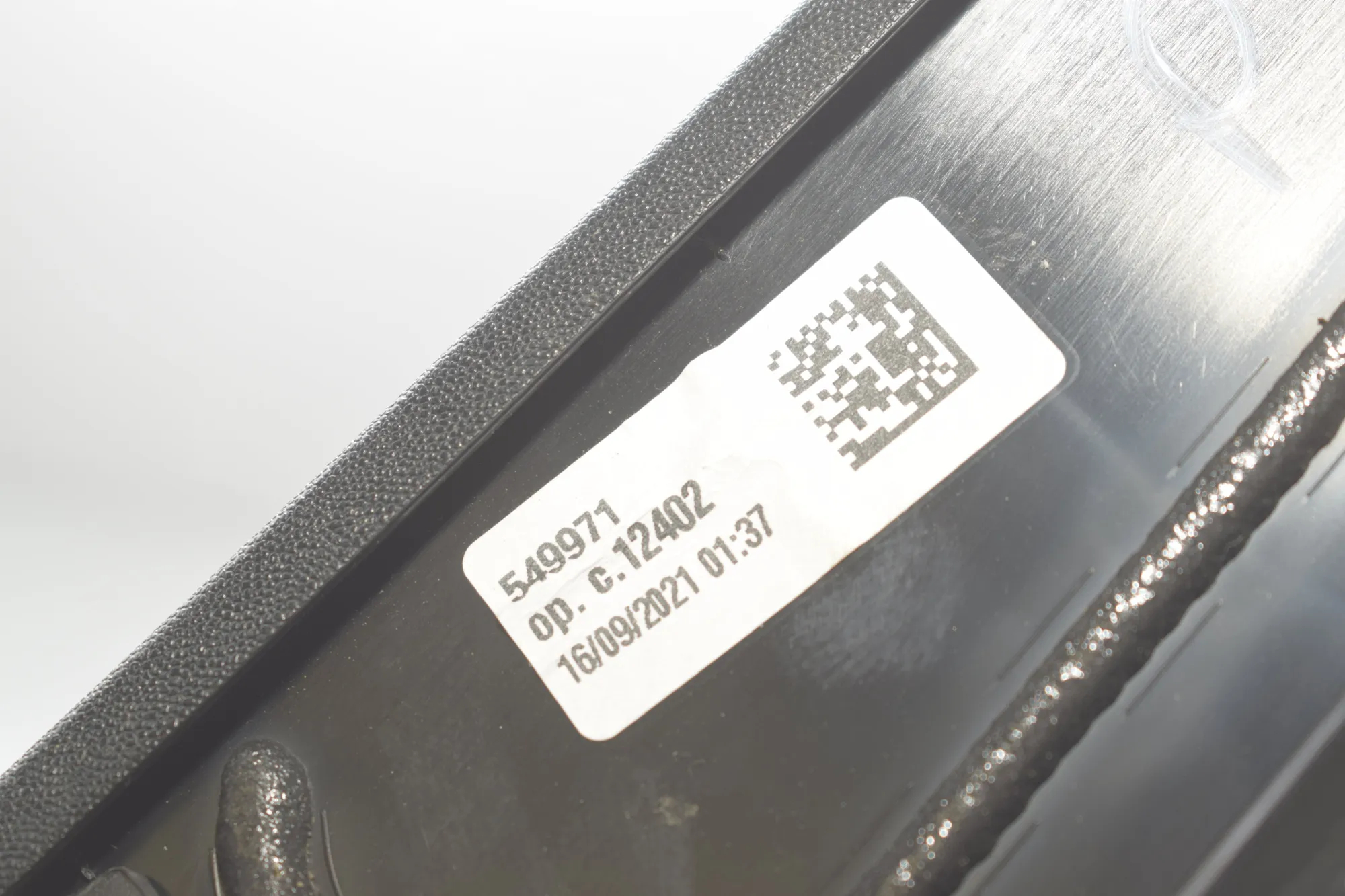 Front Left Door Window Strip – OEM 549971 · BMW 3 (G20, G28) (2018 - -) 330 e Plug-in-Hybrid 2021 – 6