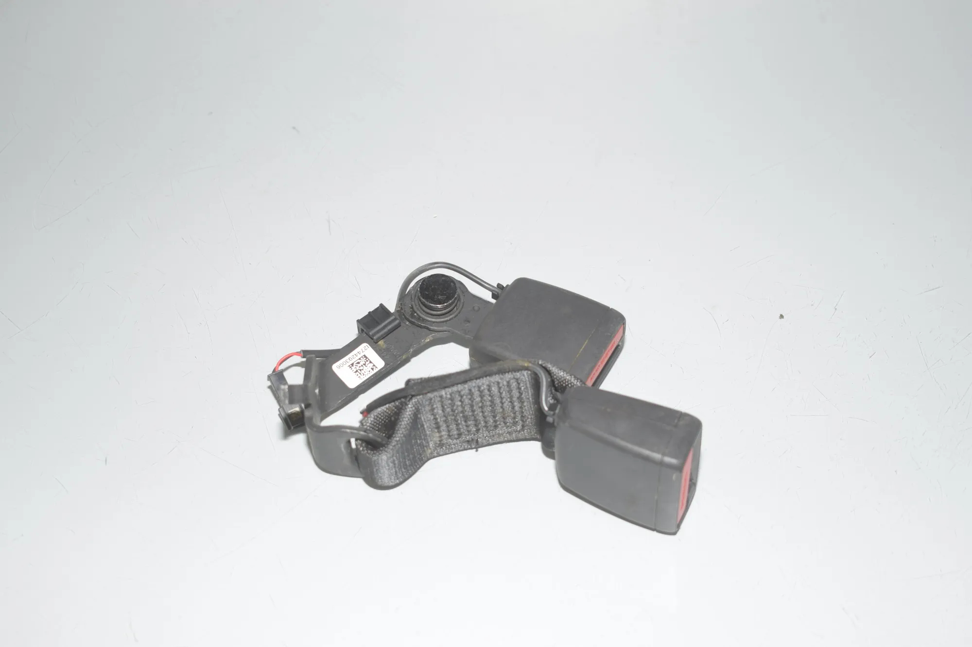 Rear Middle Seat Buckle – OEM 7442030 · BMW 3 (G20, G28) (2018 - -) 330 e Plug-in-Hybrid 2021 – 4