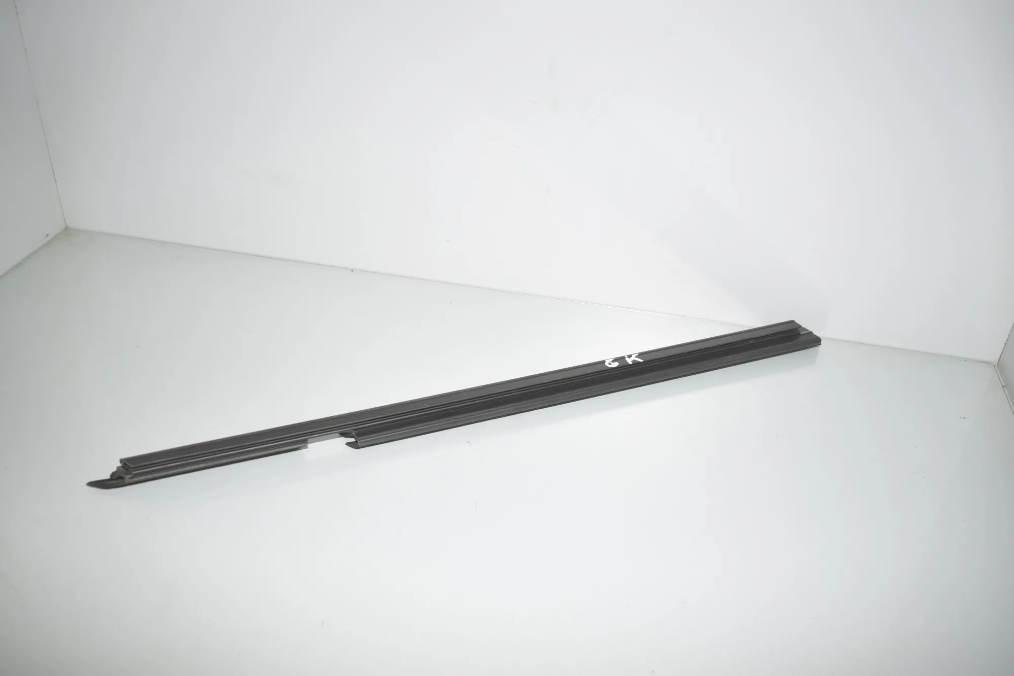 Rear Left Door Window Strip – OEM 7407421 · BMW 3 (G20, G28) (2018 - -) 330 e Plug-in-Hybrid 2021 – 5