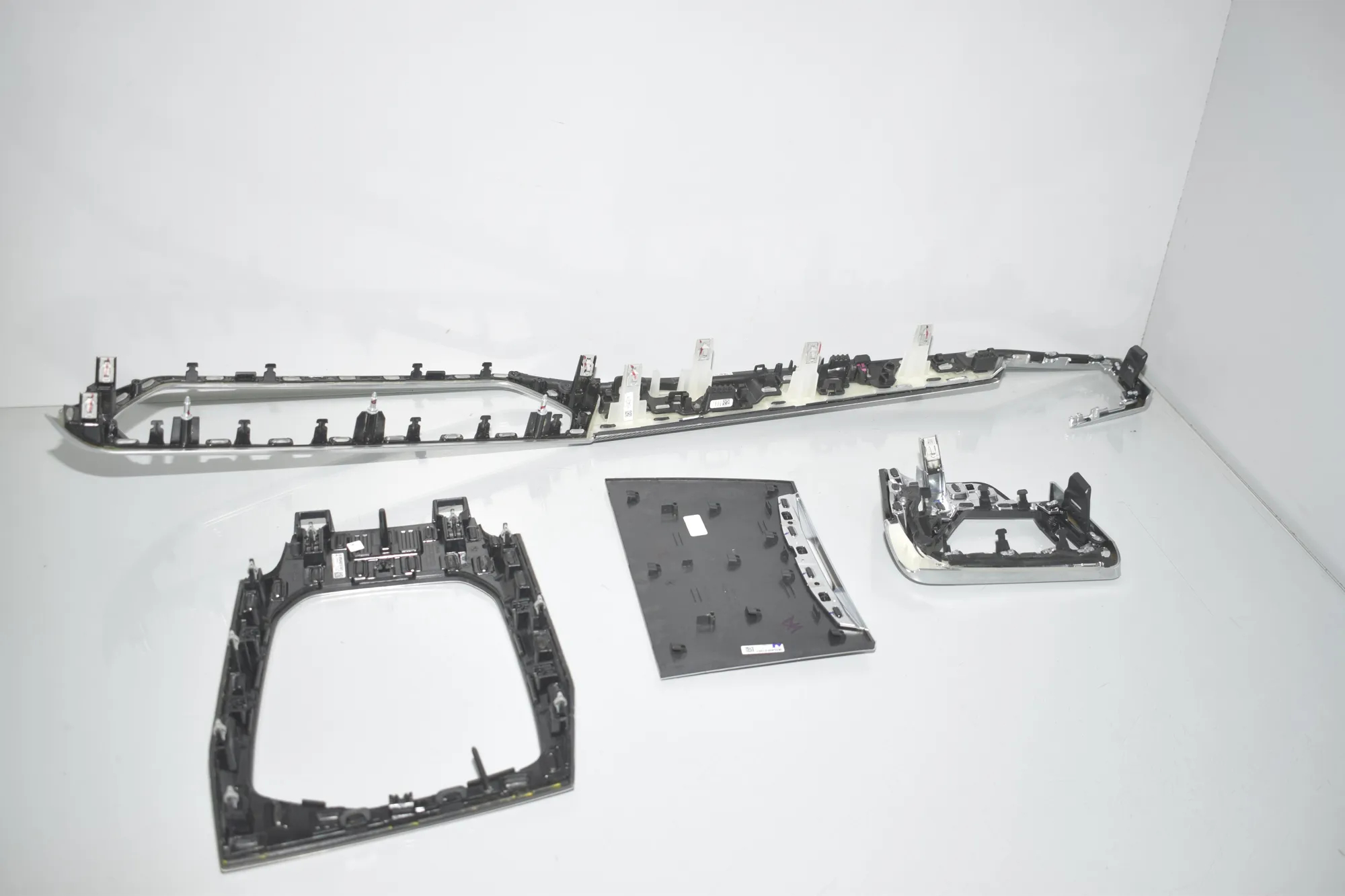 Interior Trim Strips Kit – OEM 5A0F074 · BMW 3 (G20, G28) (2018 - -) 330 e Plug-in-Hybrid 2021 – 4
