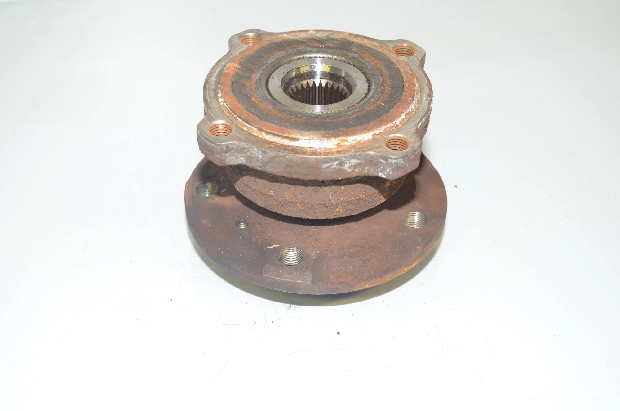 Rear Right Wheel Bearing – OEM 6867811 · BMW X5 (E70) xDrive 40 d 2010 – 3