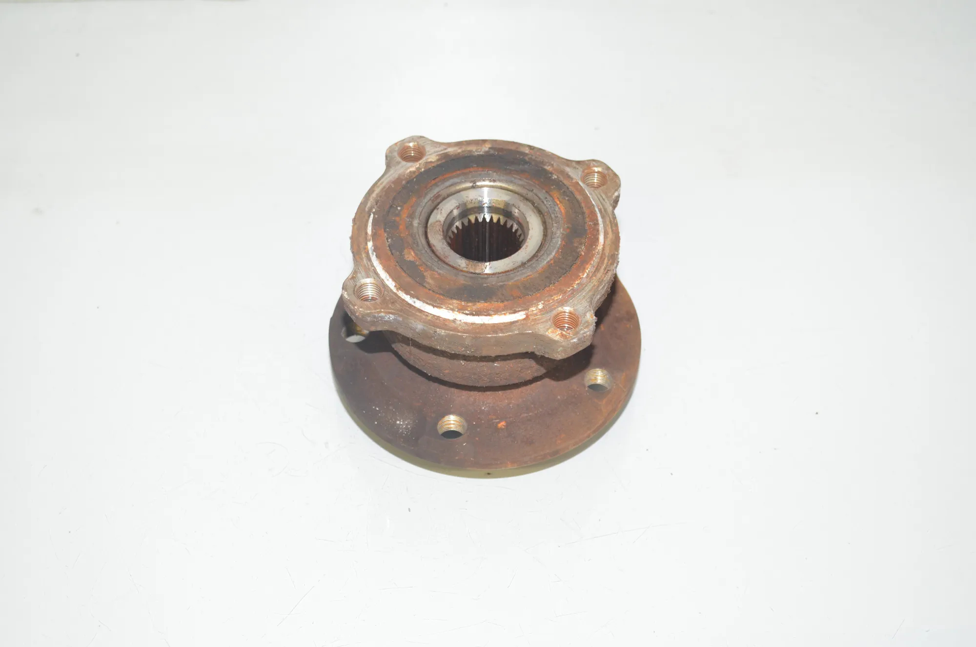 Rear Left Wheel Bearing – OEM 6867811 · BMW X5 (E70) xDrive 40 d 2010 – 3