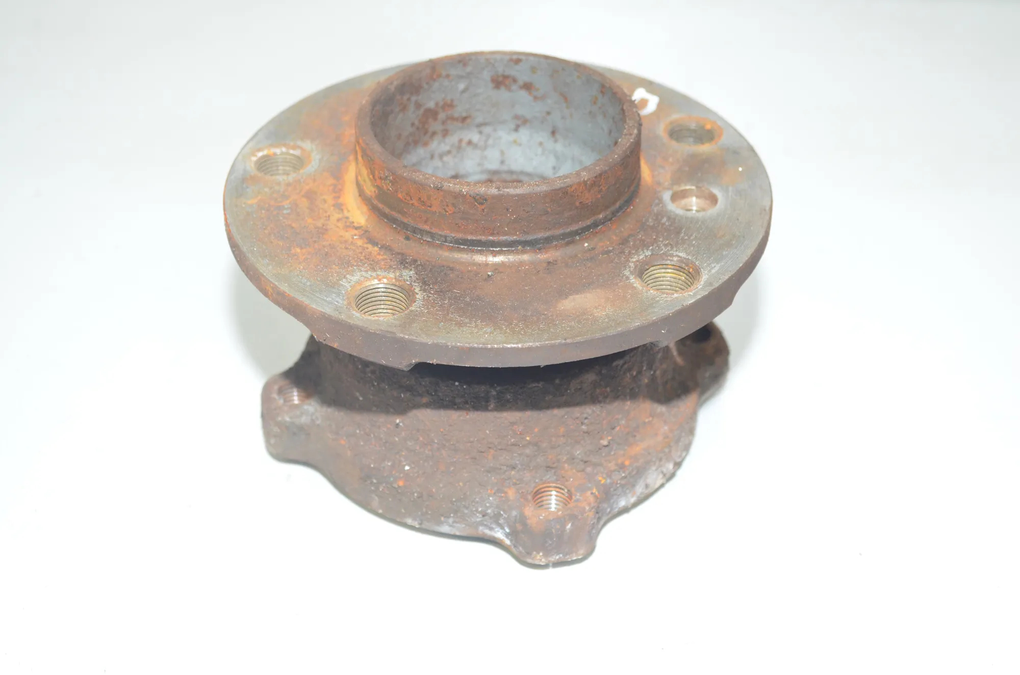 Rear Left Wheel Bearing – OEM 6867811 · BMW X5 (E70) xDrive 40 d 2010 – 2