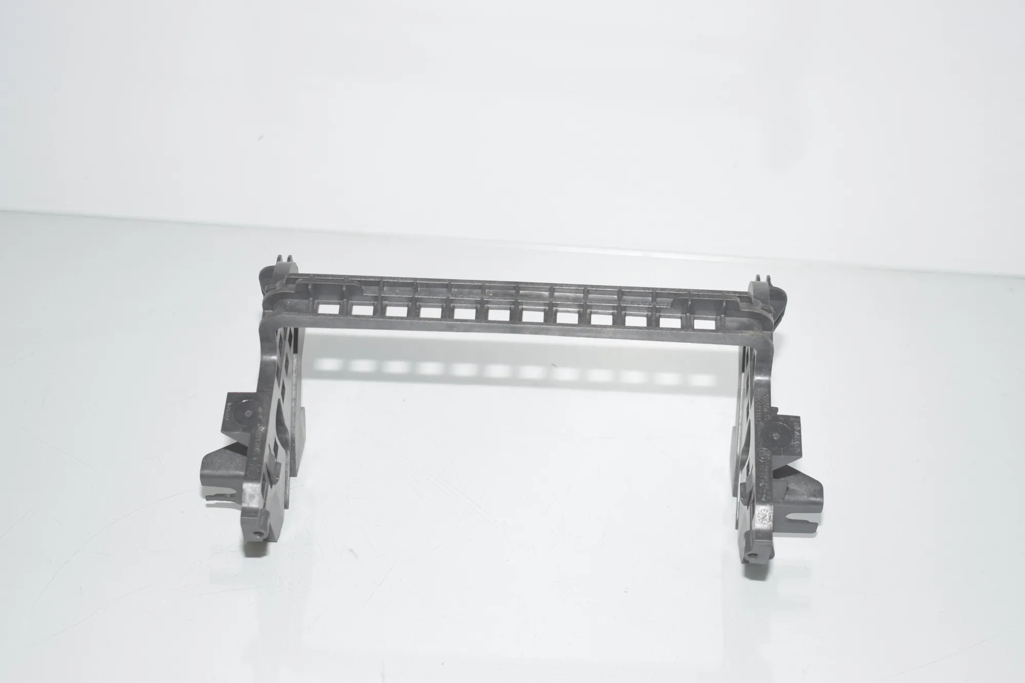 Bracket – OEM 6811443 · BMW 3 (G20, G28) (2018 - -) 330 e Plug-in-Hybrid 2021