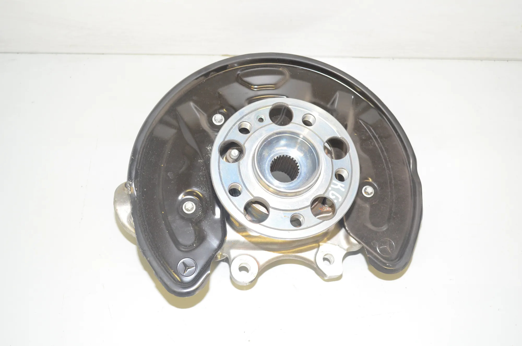 Rear Left Wheel Hub Spindle – OEM A00042301 · MERCEDES-BENZ C T-Model (S205) (2014 - -) C 220 BlueTEC / d (205.204) 2015