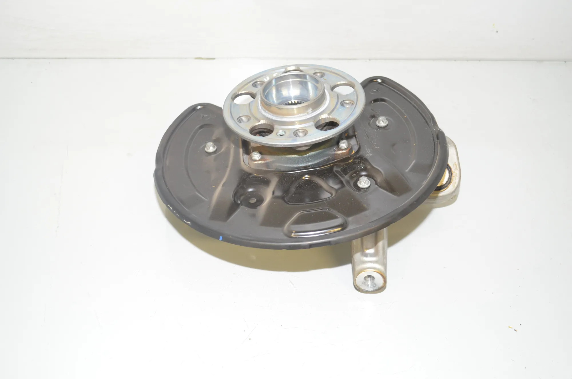Rear Left Wheel Hub Spindle – OEM A00042301 · MERCEDES-BENZ C T-Model (S205) (2014 - -) C 220 BlueTEC / d (205.204) 2015 – 2
