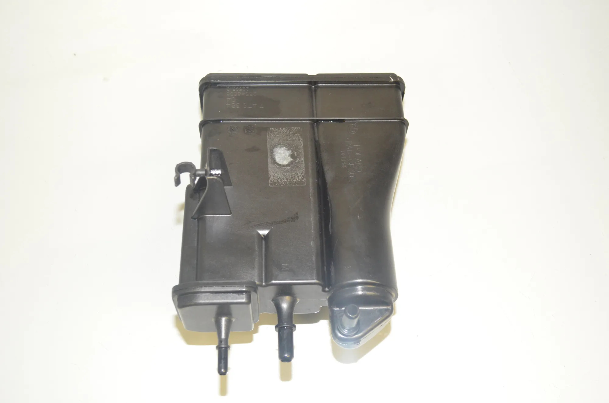 Charcoal Container Filter – OEM 7476384 · BMW X1 (F48) xDrive 20 i 2019 – 3