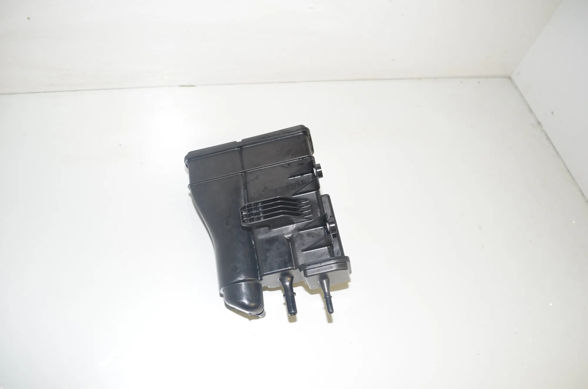 Charcoal Container Filter – OEM 7476384 · BMW X1 (F48) xDrive 20 i 2019