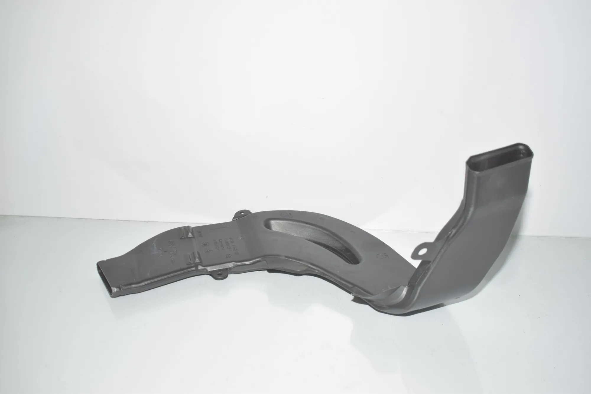 Air Intake Duct Part – OEM 7443137 · BMW 3 (G20, G28) (2018 - -) 330 e Plug-in-Hybrid 2021 – 3