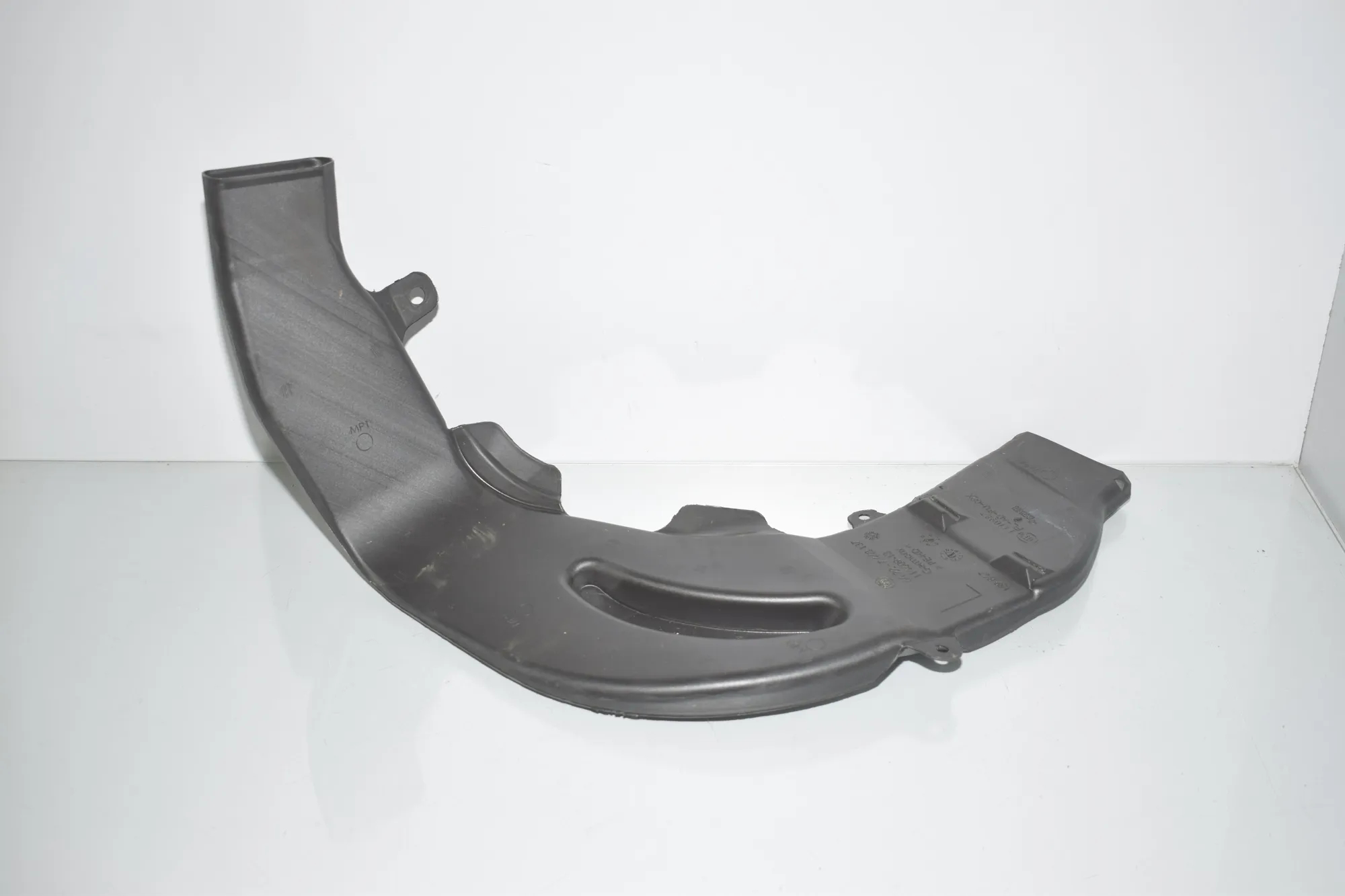 Air Intake Duct Part – OEM 7443137 · BMW 3 (G20, G28) (2018 - -) 330 e Plug-in-Hybrid 2021