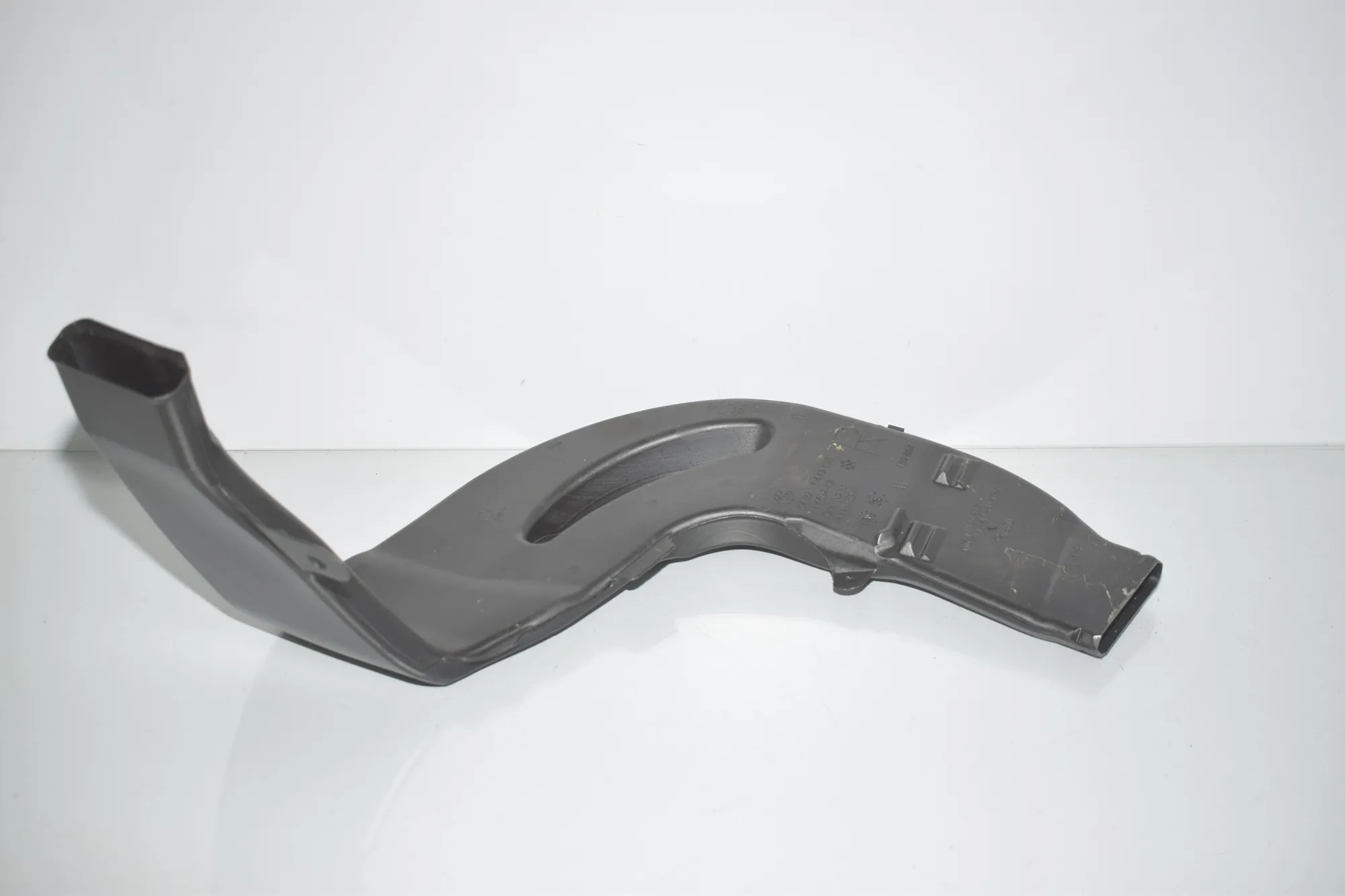 Air Intake Duct Part – OEM 7443138 · BMW 3 (G20, G28) (2018 - -) 330 e Plug-in-Hybrid 2021