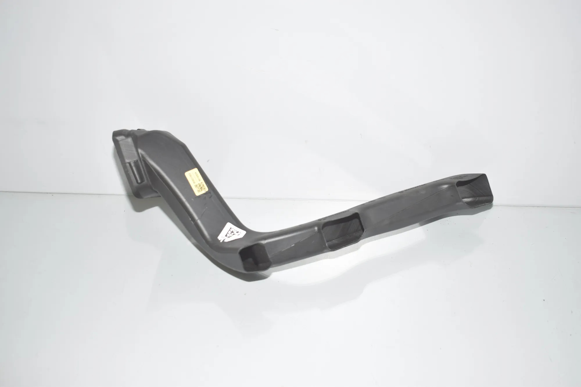 Air Intake Duct Part – OEM 6805554 · BMW 3 (G20, G28) (2018 - -) 330 e Plug-in-Hybrid 2021 – 2
