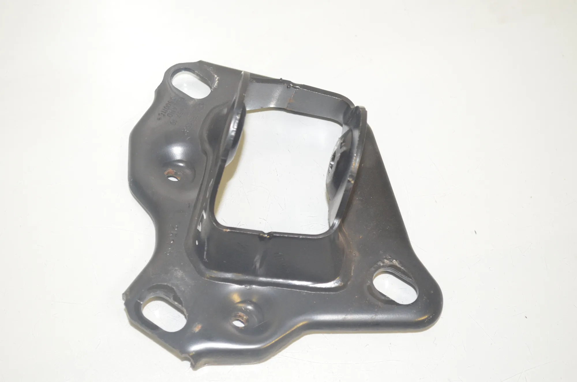 Bracket – OEM 6896992 · BMW 1 (F40) (2019 - -) (F40)118d 2020