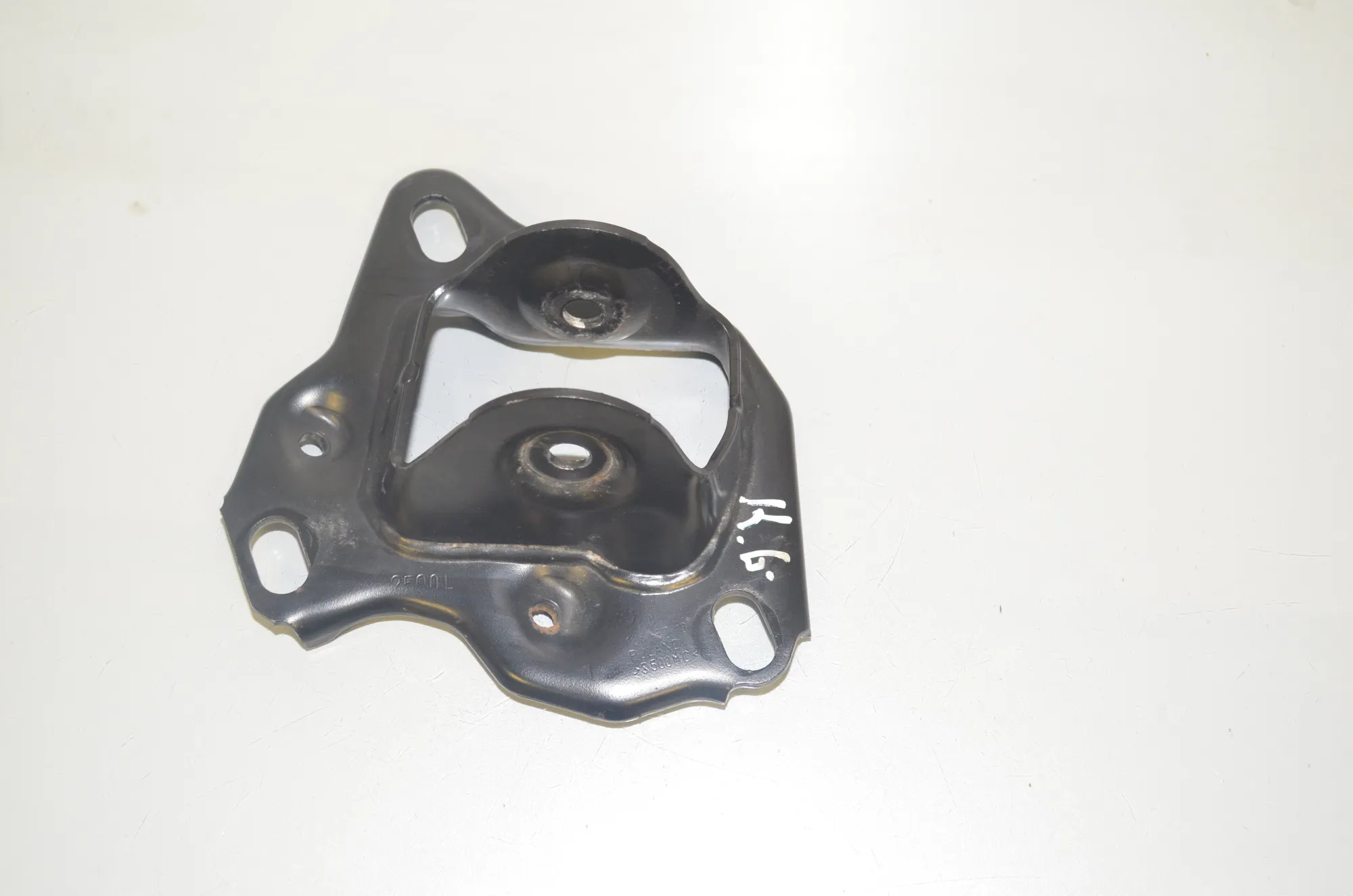 Bracket – OEM 6896991 · BMW 1 (F40) (2019 - -) (F40)118d 2020 – 2