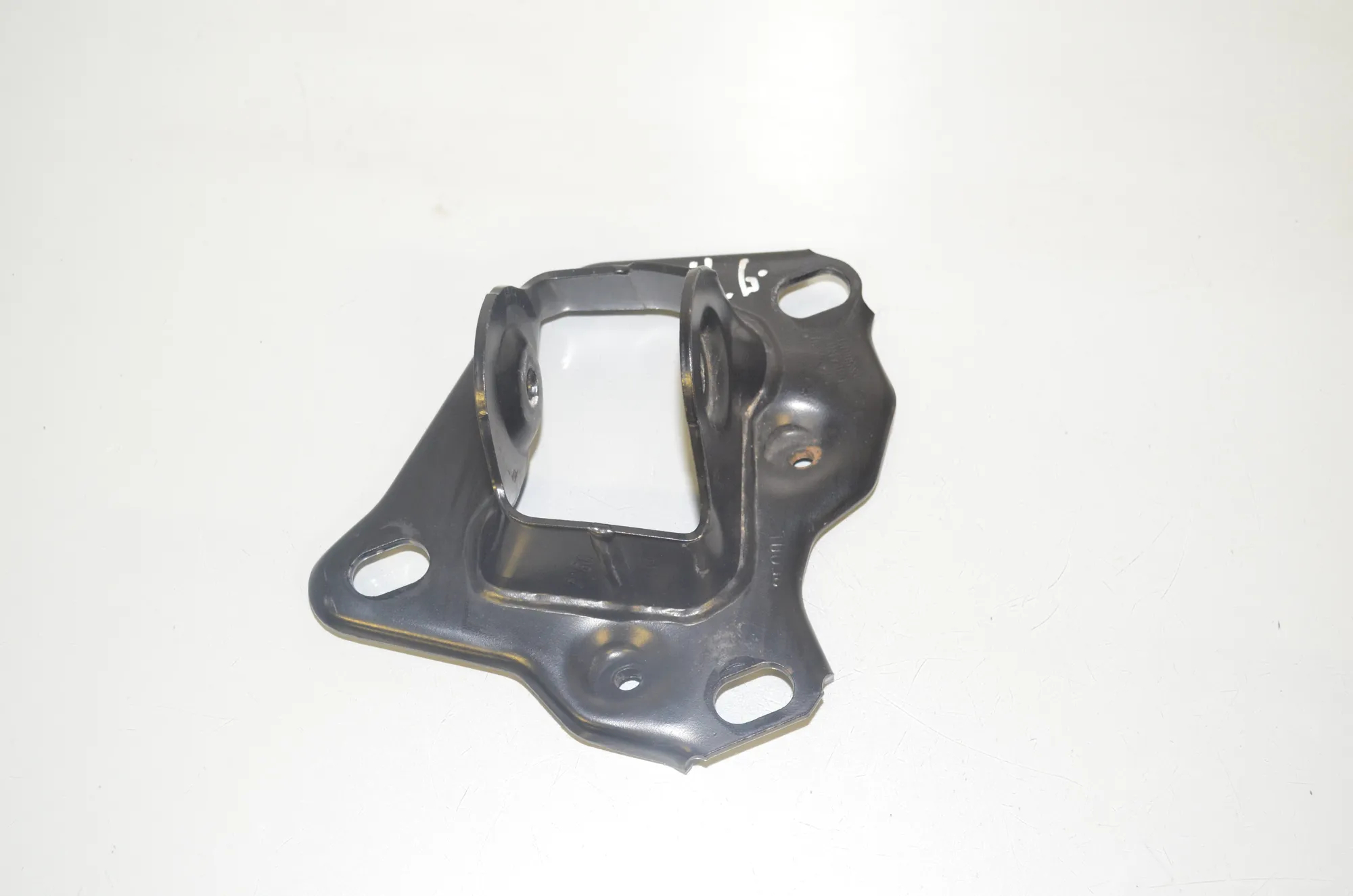 Bracket – OEM 6896991 · BMW 1 (F40) (2019 - -) (F40)118d 2020