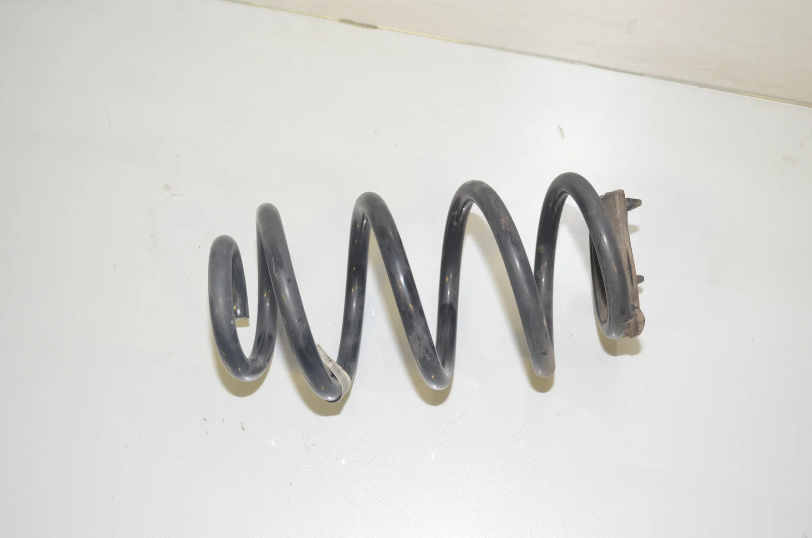 Rear Left Coil Spring – OEM 6897383 · BMW 1 (F40) (2019 - -) (F40)118d 2020 – 3