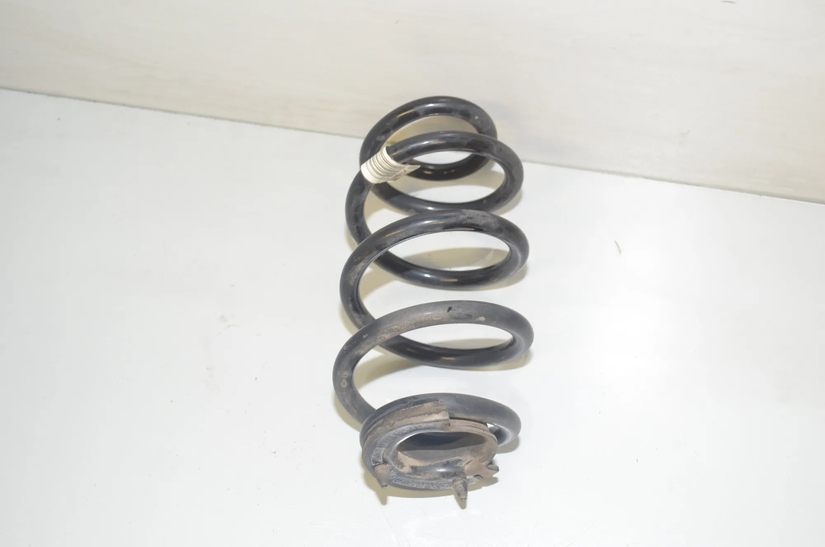 Rear Left Coil Spring – OEM 6897383 · BMW 1 (F40) (2019 - -) (F40)118d 2020 – 4