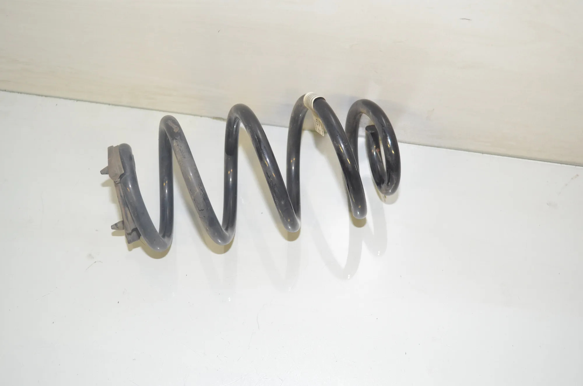 Rear Right Coil Spring – OEM 6897383 · BMW 1 (F40) (2019 - -) (F40)118d 2020 – 2