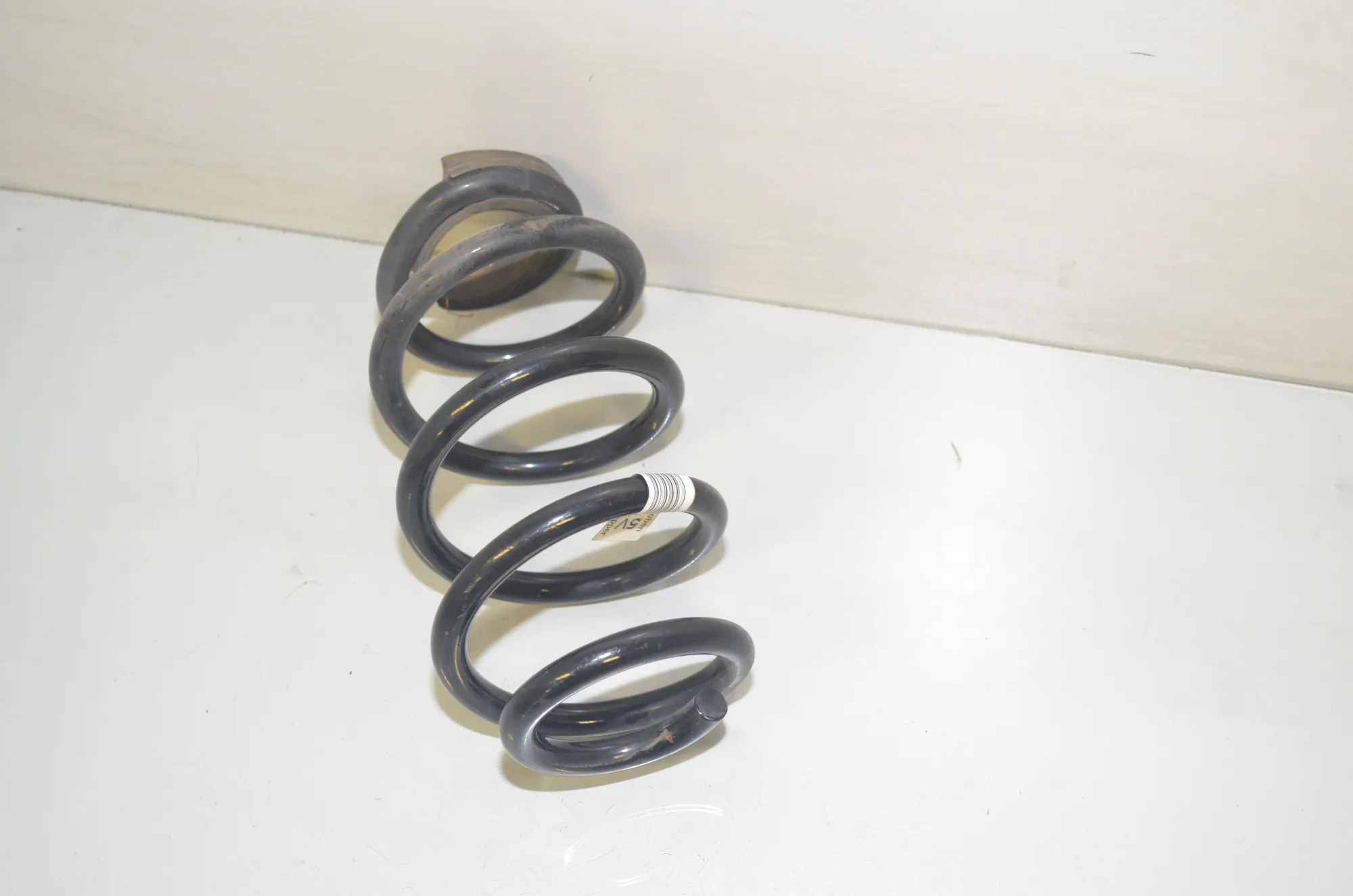 Rear Right Coil Spring – OEM 6897383 · BMW 1 (F40) (2019 - -) (F40)118d 2020 – 3