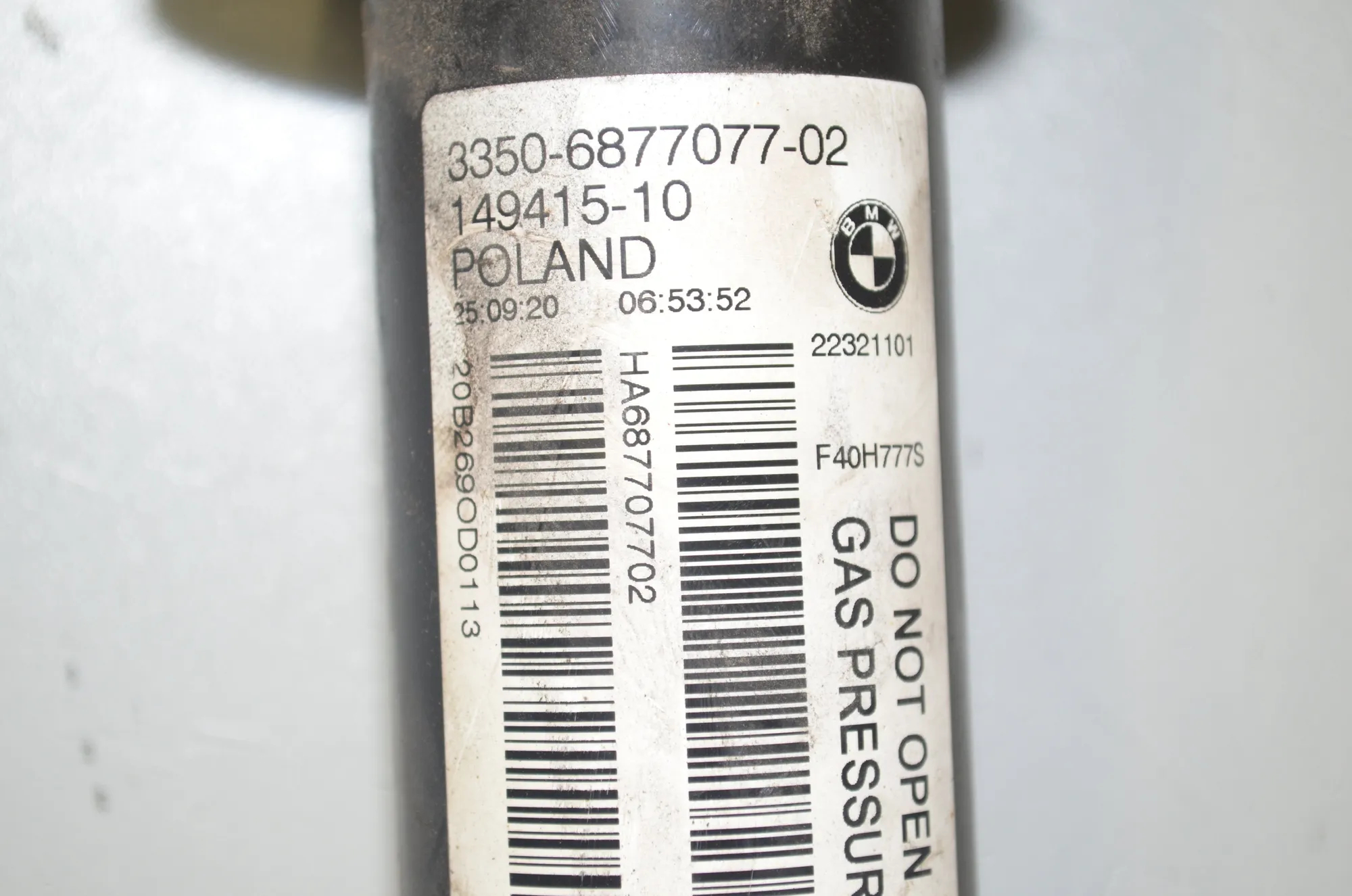Rear Left Shock Absorber – OEM 6877077 · BMW 1 (F40) (2019 - -) (F40)118d 2020 – 6