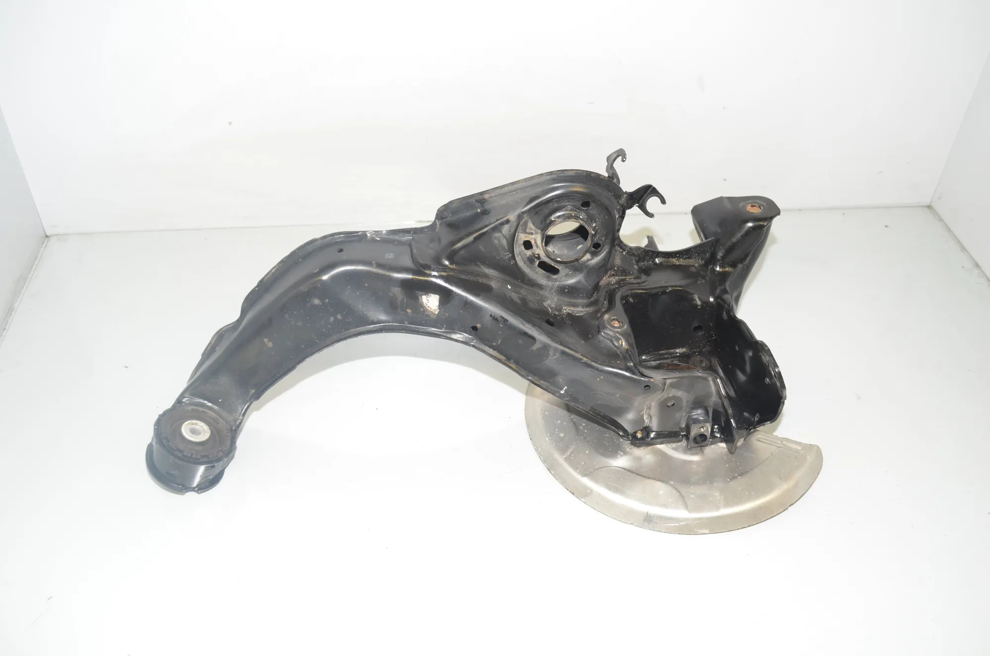 Rear Left Wheel Hub Spindle – OEM 6898963 · BMW 1 (F40) (2019 - -) (F40)118d 2020 – 3