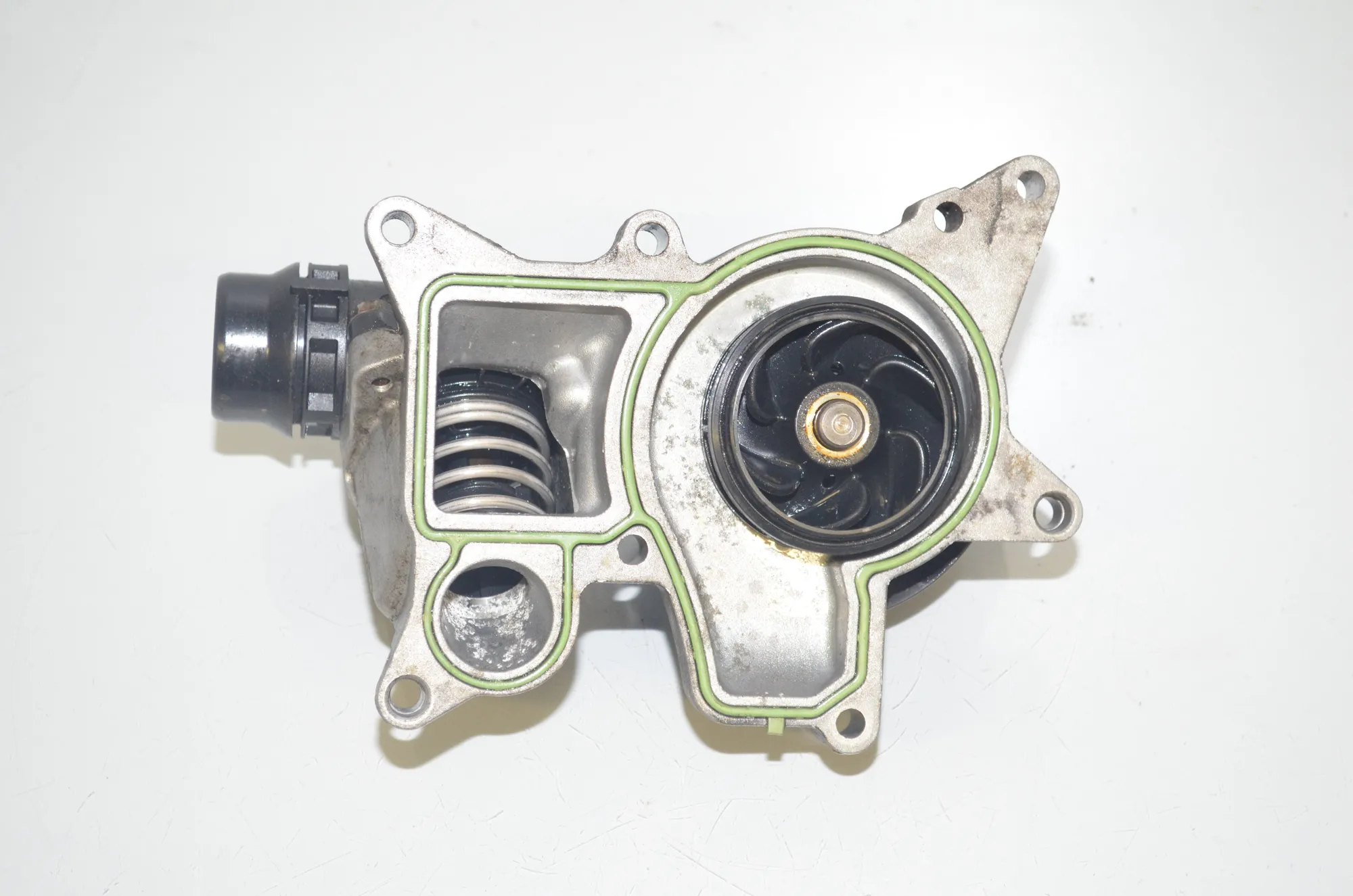 Water Pump – OEM 8516435 · BMW X5 (E70) xDrive 40 d 2010 – 3
