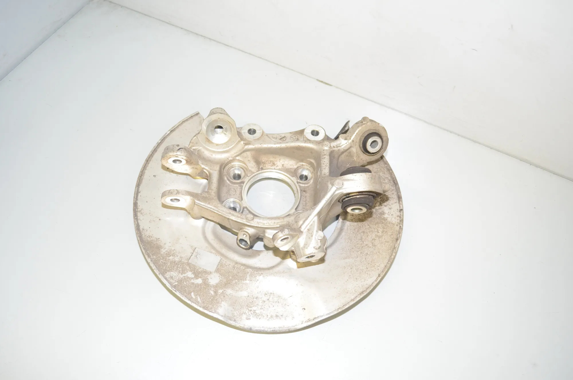 Rear Right Wheel Hub – OEM 6898480 · BMW 3 (G20, G28) (2018 - -) 330 e Plug-in-Hybrid 2021 – 4