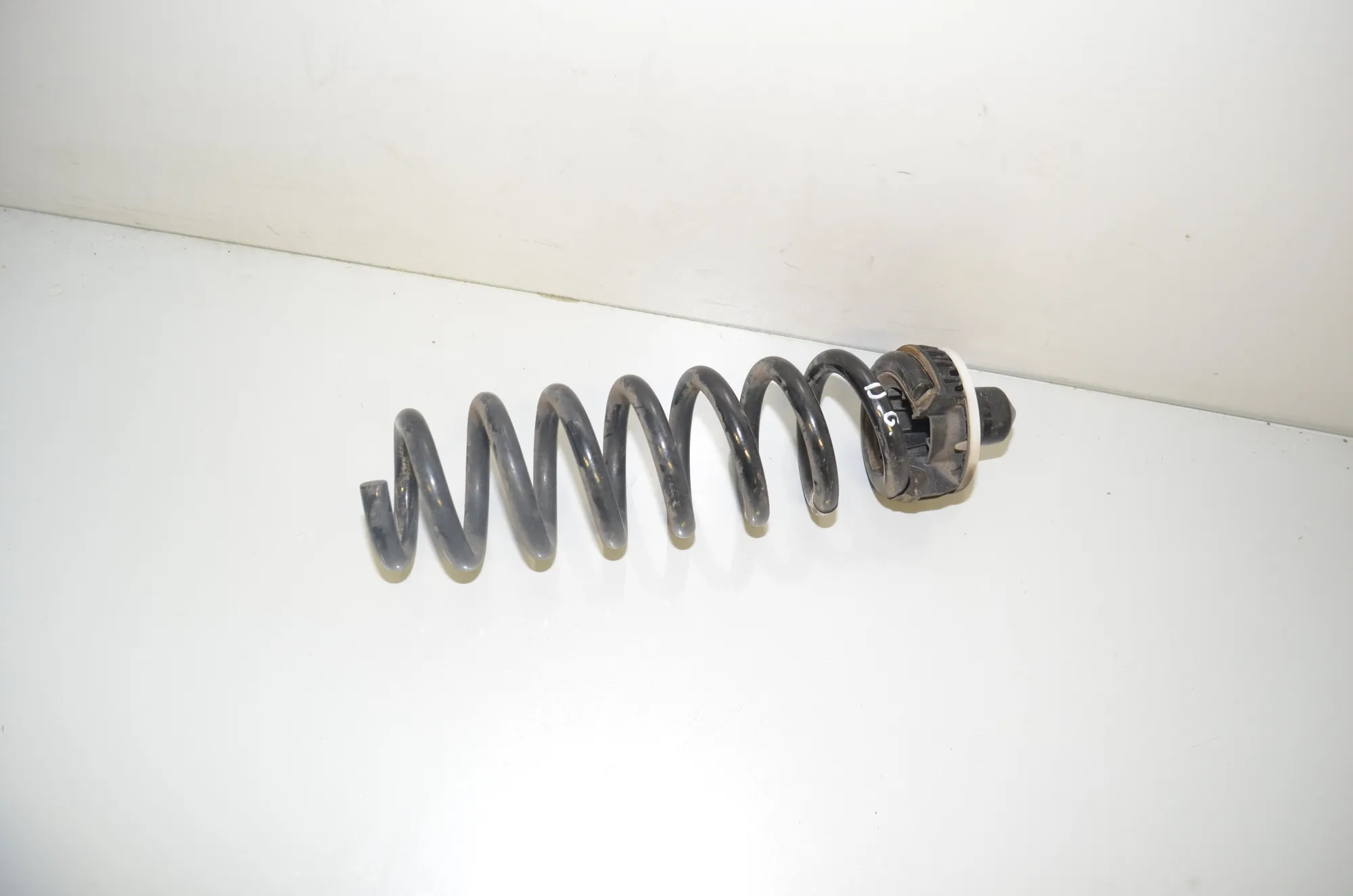 Rear Right Coil Spring – OEM 6889971 · BMW 3 (G20, G28) (2018 - -) 330 e Plug-in-Hybrid 2021 – 2