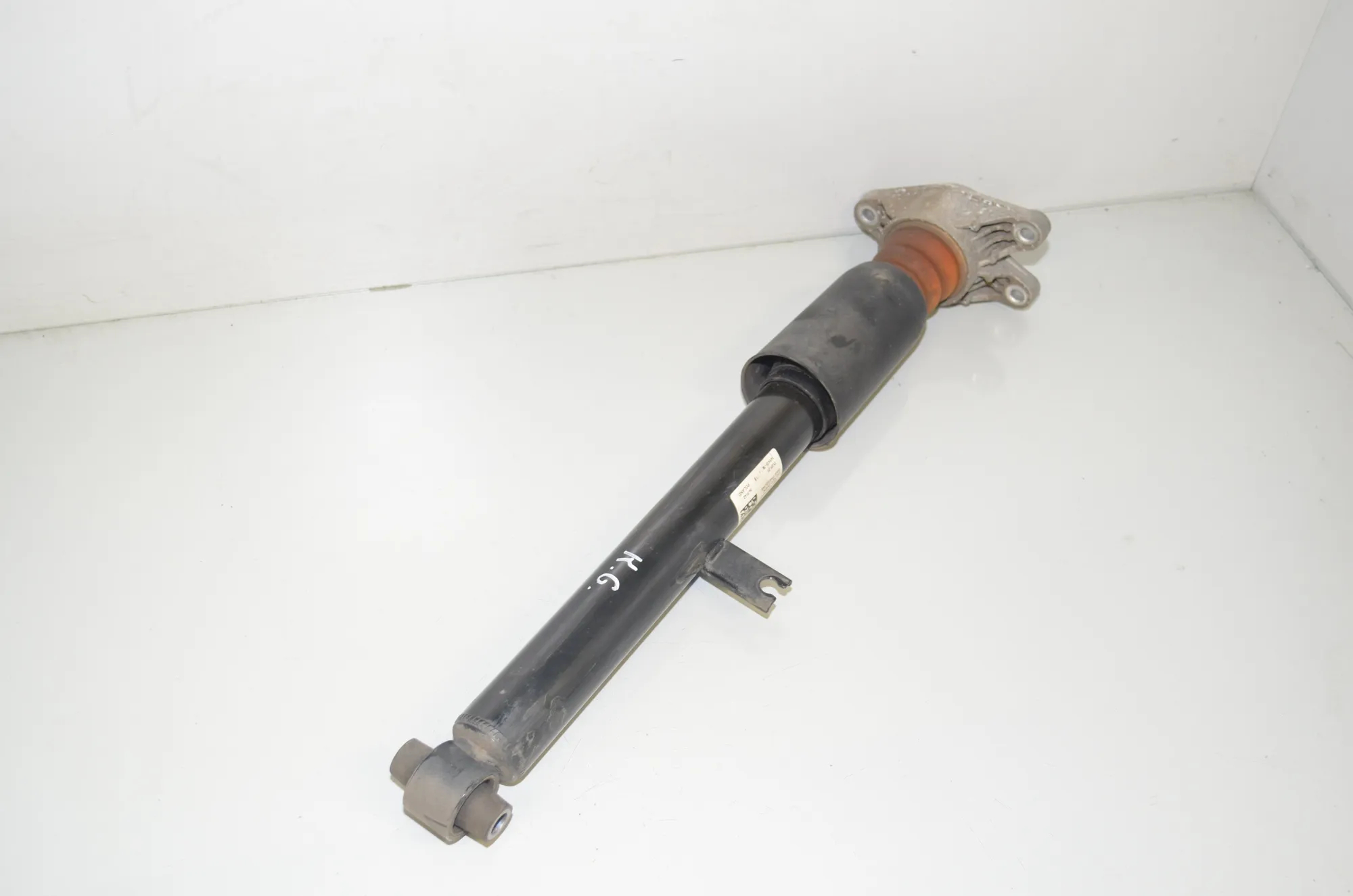 Rear Left Shock Absorber – OEM 6879361 · BMW 3 (G20, G28) (2018 - -) 330 e Plug-in-Hybrid 2021 – 3