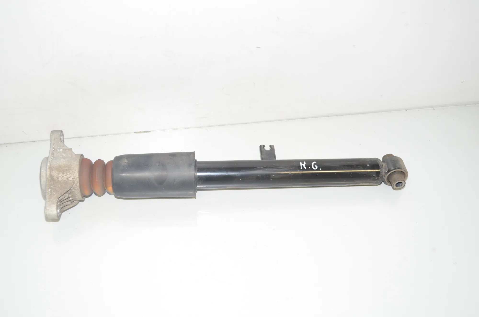 Rear Left Shock Absorber – OEM 6879361 · BMW 3 (G20, G28) (2018 - -) 330 e Plug-in-Hybrid 2021