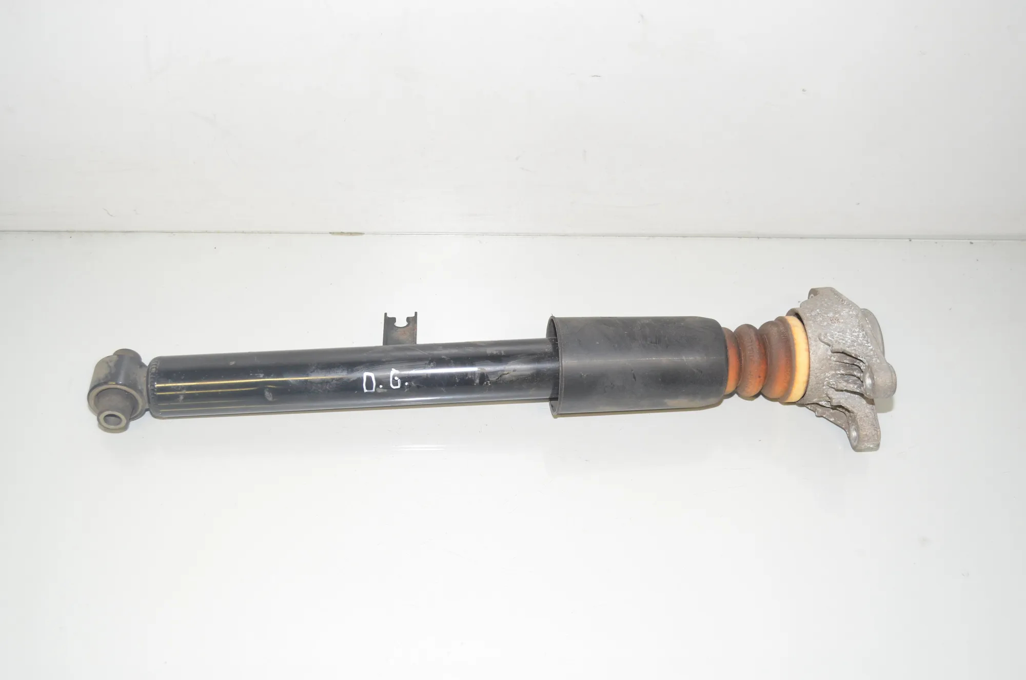 Rear Right Shock Absorber – OEM 6879361 · BMW 3 (G20, G28) (2018 - -) 330 e Plug-in-Hybrid 2021