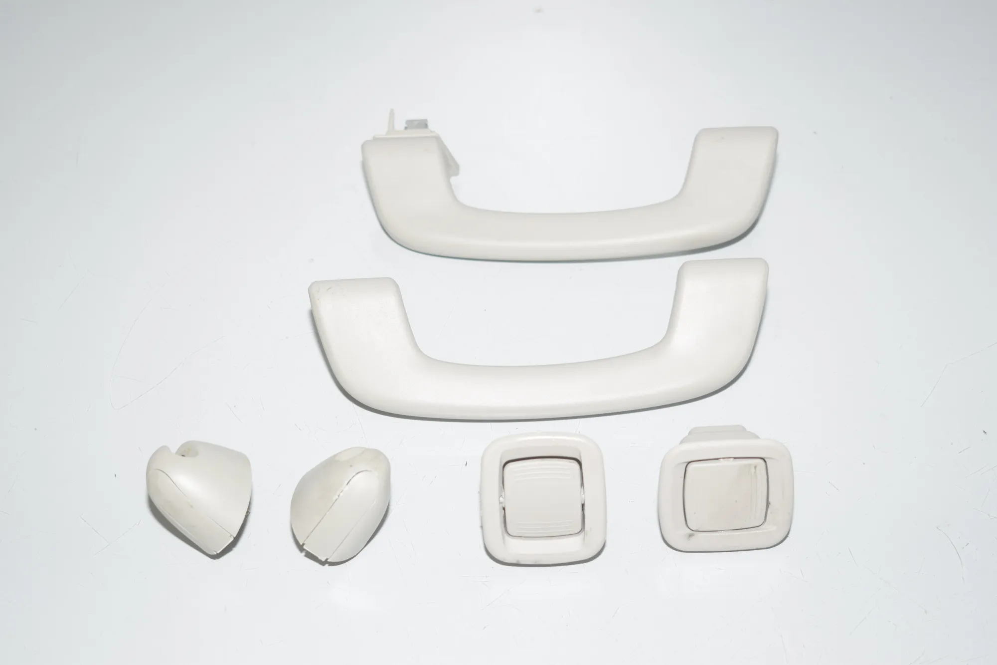 Interior Roof Handle Set – OEM 7359436 · BMW i3 (I01) Electric 2019