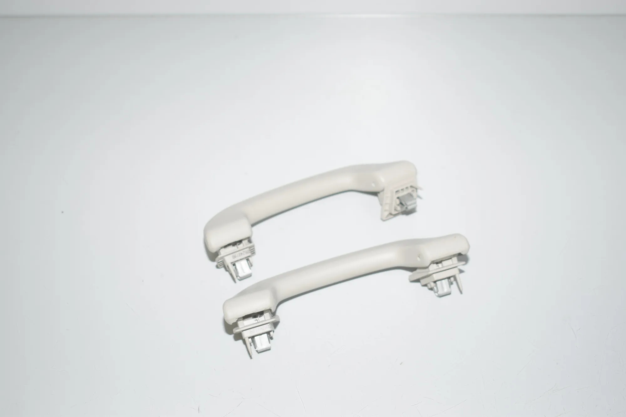 Interior Roof Handle Set – OEM 7359436 · BMW i3 (I01) Electric 2019 – 5