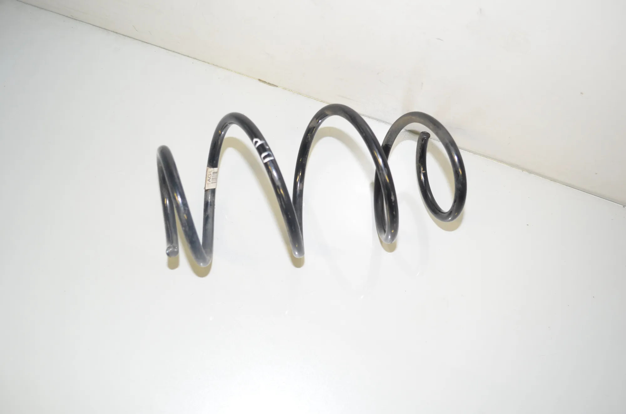 Front Right Coil Spring – OEM 6889990 · BMW 3 (G20, G28) (2018 - -) 330 e Plug-in-Hybrid 2021 – 4