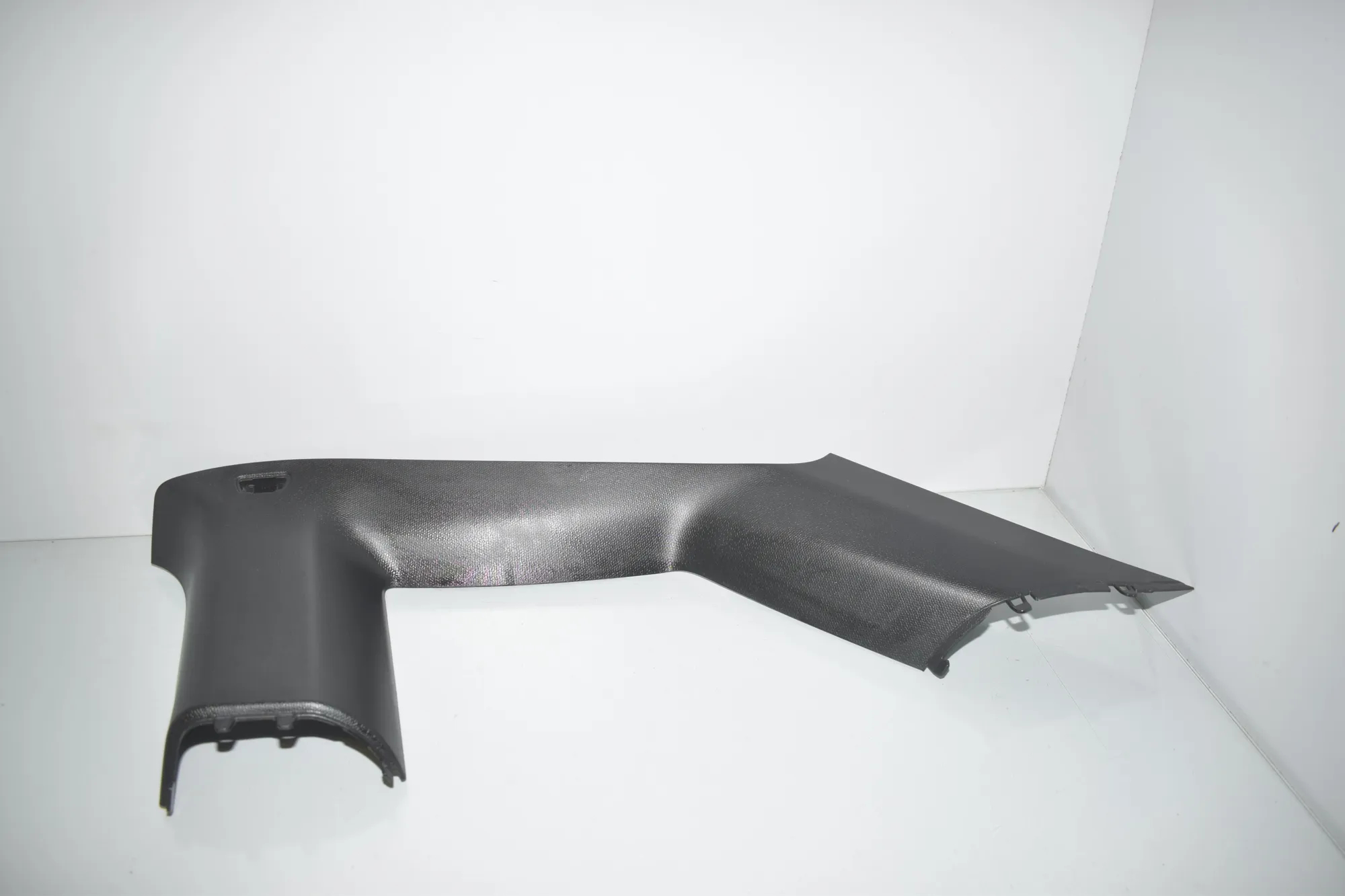 Right Side Pillar Trim – OEM 7275670 · BMW i3 (I01) Electric 2019 – 2