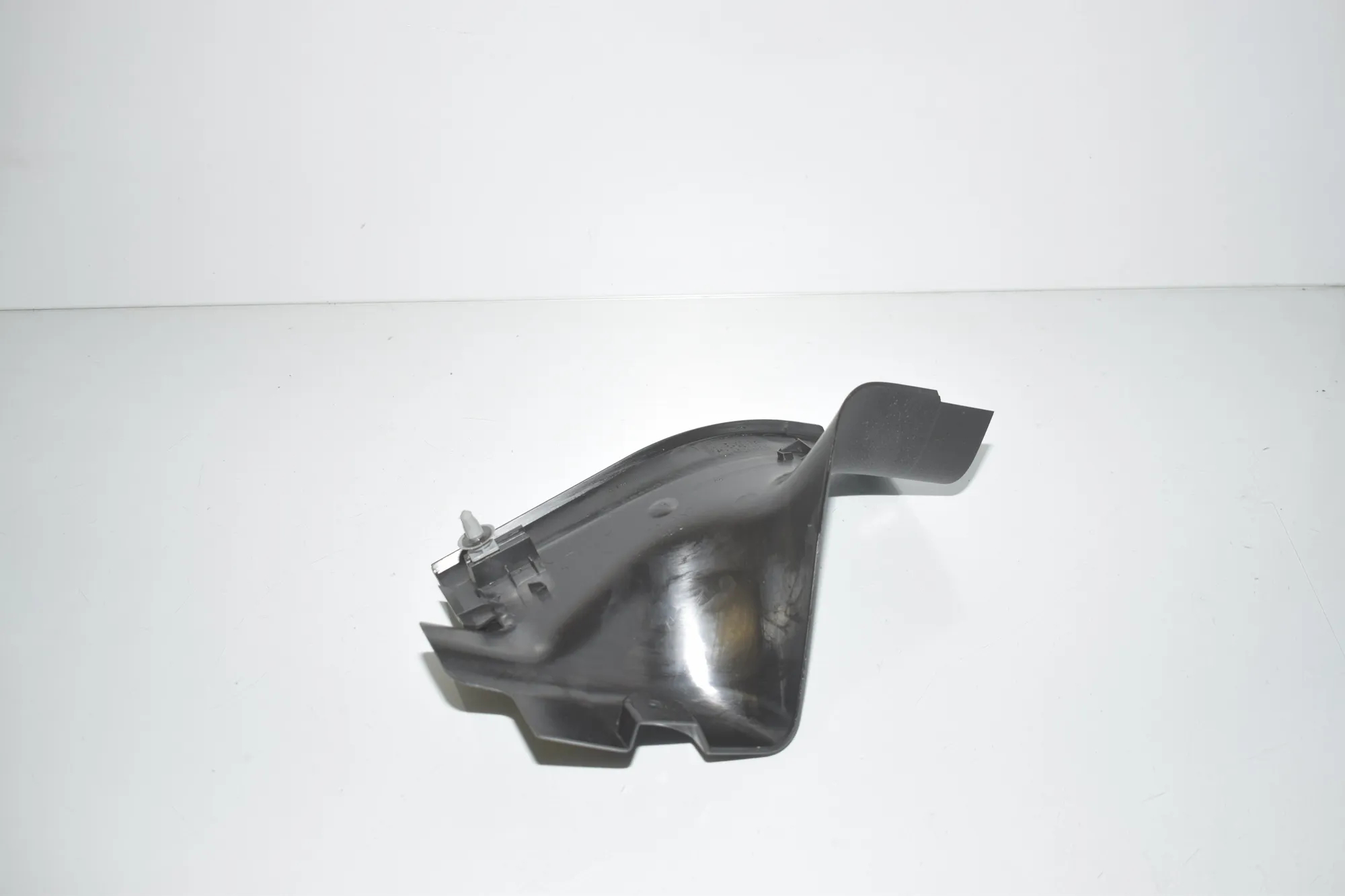 Rear Right Interior Step Trim – OEM 7272382 · BMW i3 (I01) Electric 2019 – 3