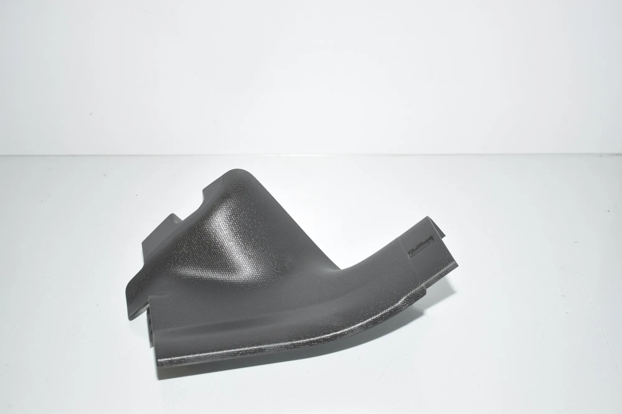 Rear Right Interior Step Trim – OEM 7272382 · BMW i3 (I01) Electric 2019 – 2