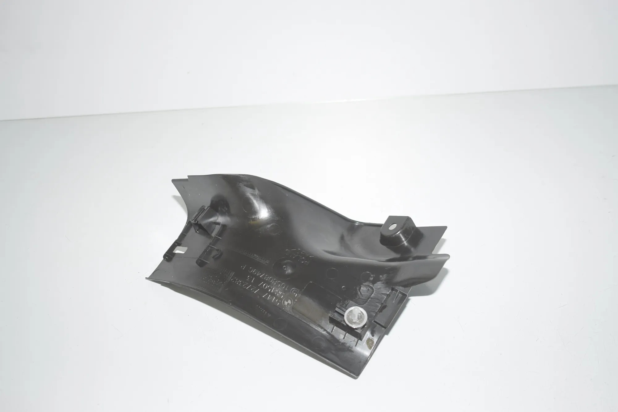 Rear Right Interior Step Trim – OEM 7272382 · BMW i3 (I01) Electric 2019 – 4
