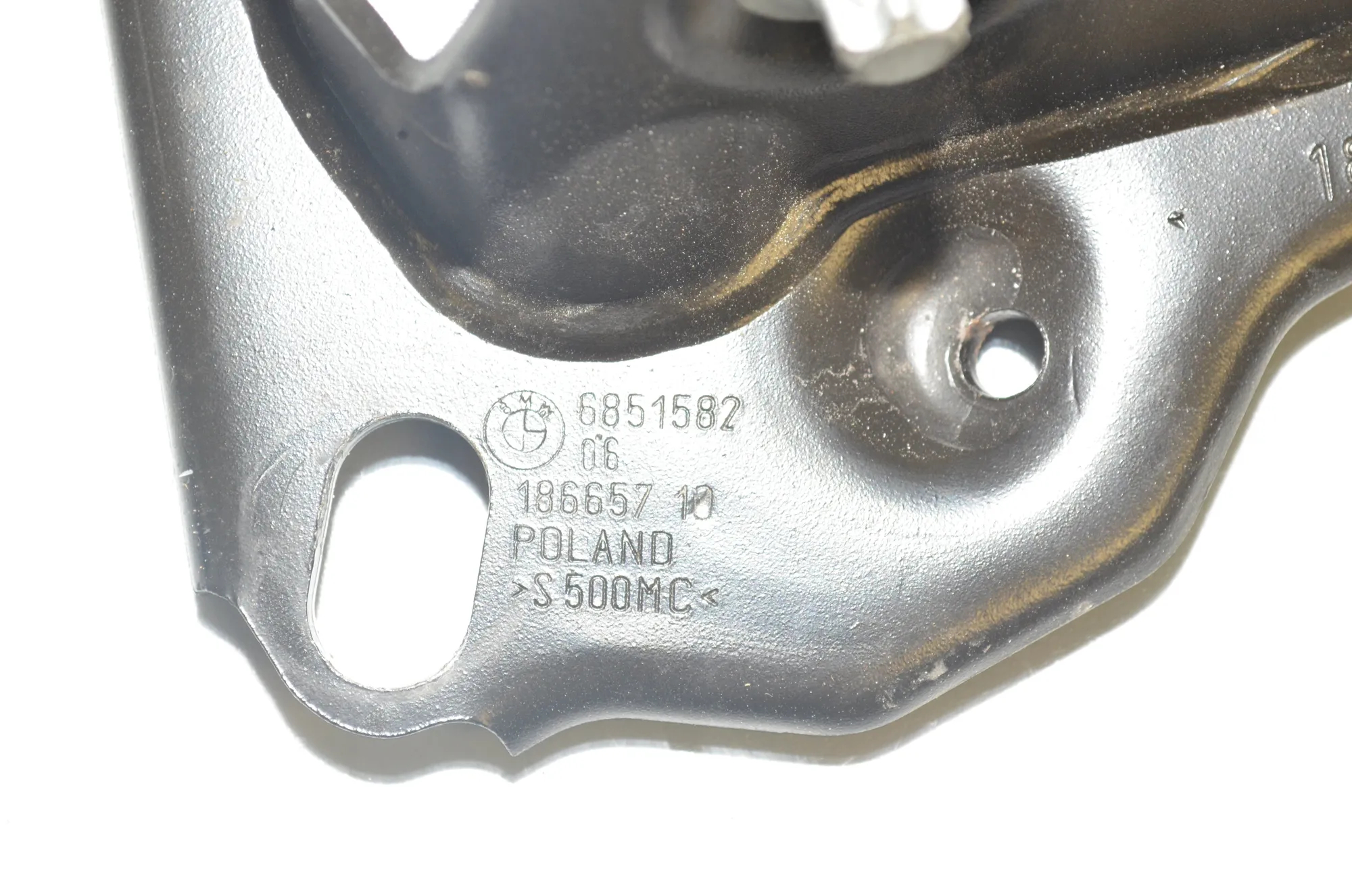 Bracket – OEM 6851582 · BMW X1 (F48) xDrive 20 i 2019 – 4